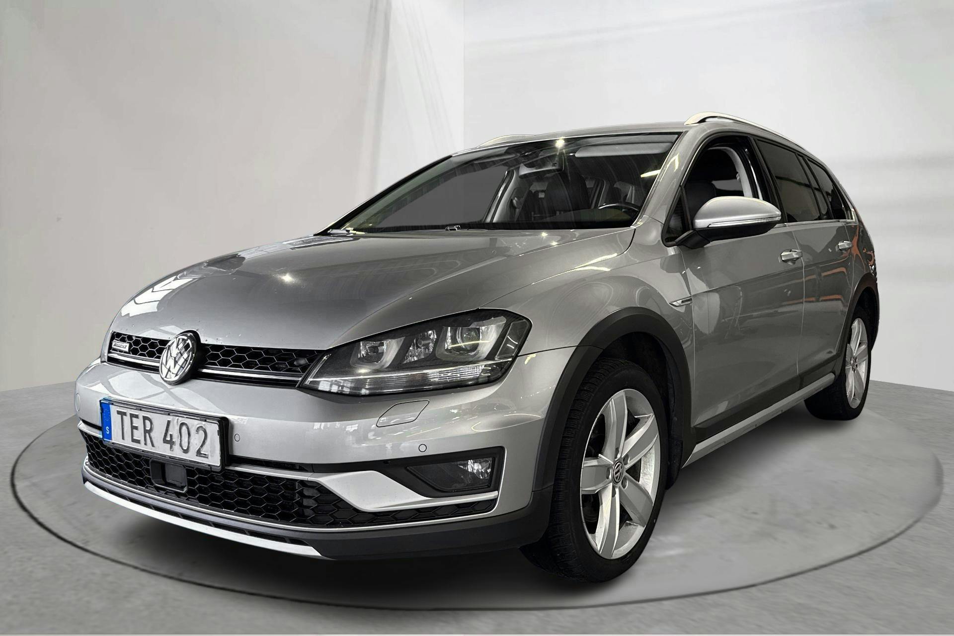 Presentation photo 1 of 14: VW Golf Alltrack 2.0 TDI 4Motion (184hk) - 301 820 km - Automatic - silver - 2016
