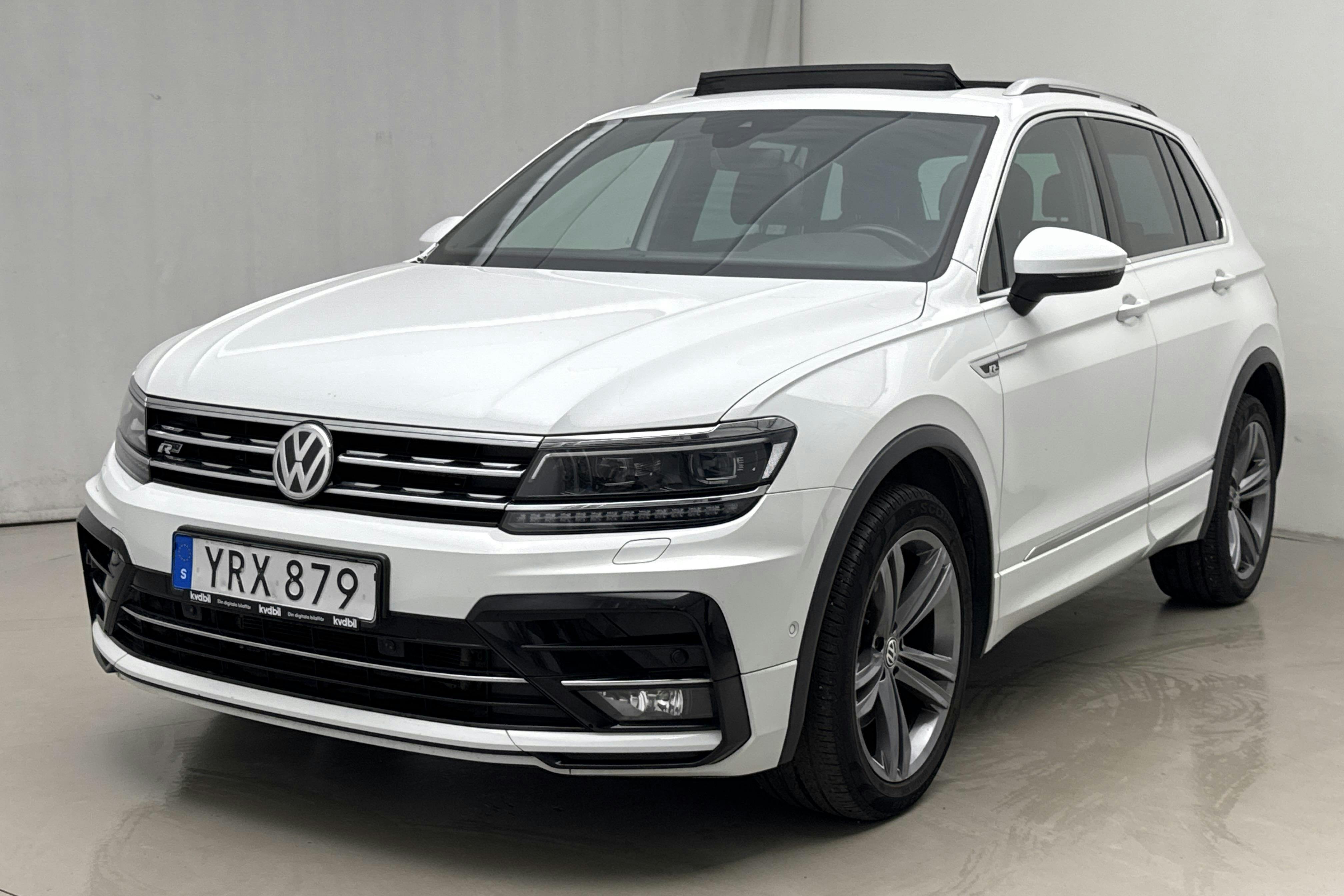VW Tiguan 2.0 TDI 4MOTION (240hk) - 136 420 km - Automatyczna - biały - 2018