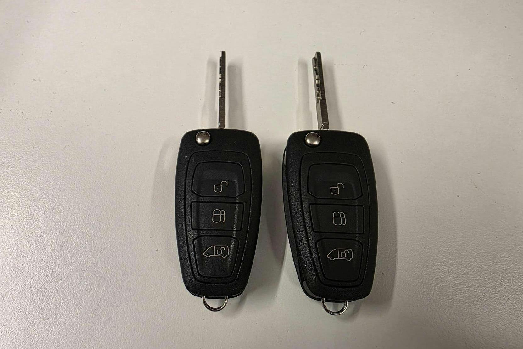 Presentationsfoto 18 av 18: Ford Transit Custom 300 (130hk) - 19 538 mil - Automat - vit - 2018