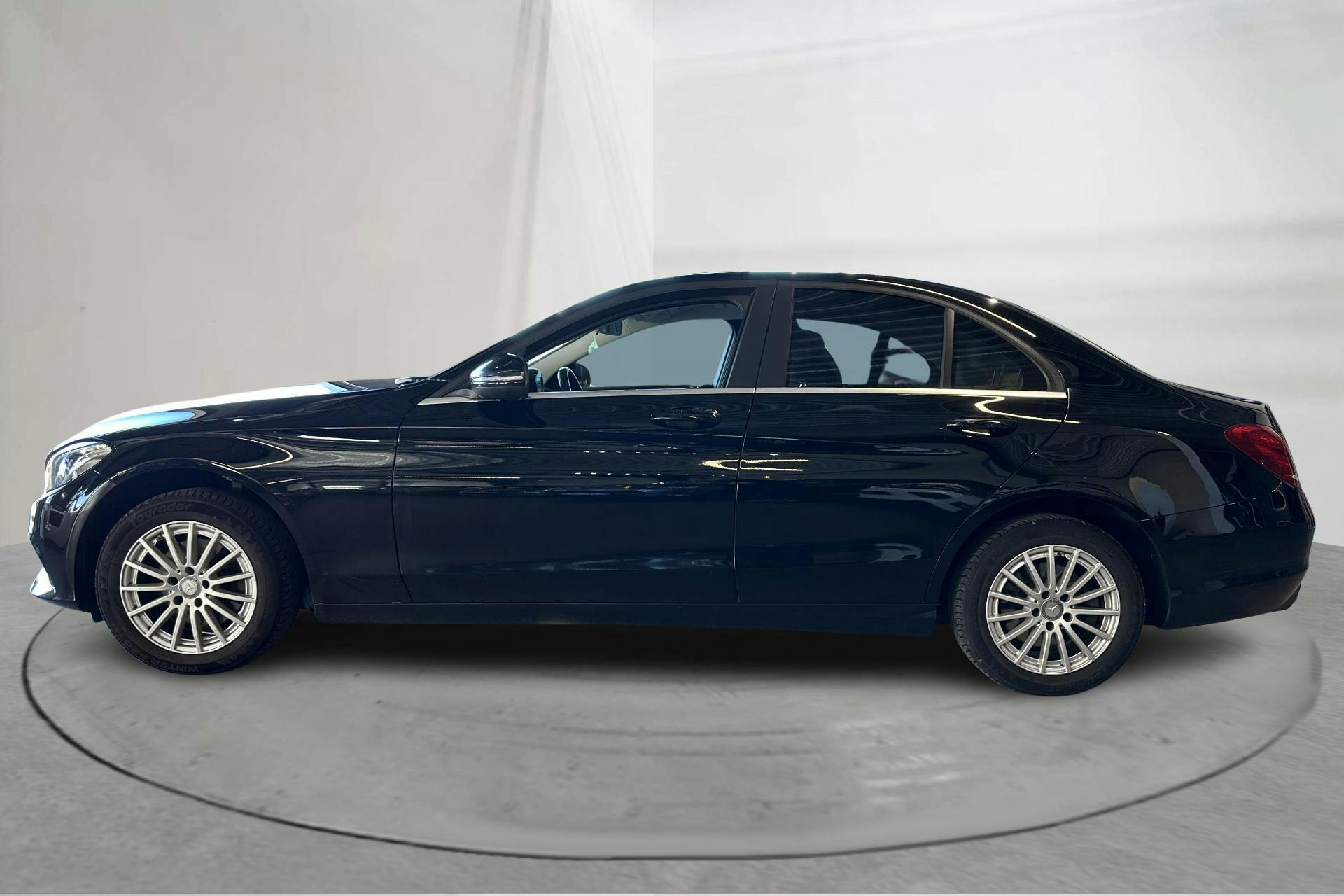 Presentationsfoto 2 av 13: Mercedes C 220 BlueTEC W205 (170hk) - 19 952 mil - Manuell - svart - 2015