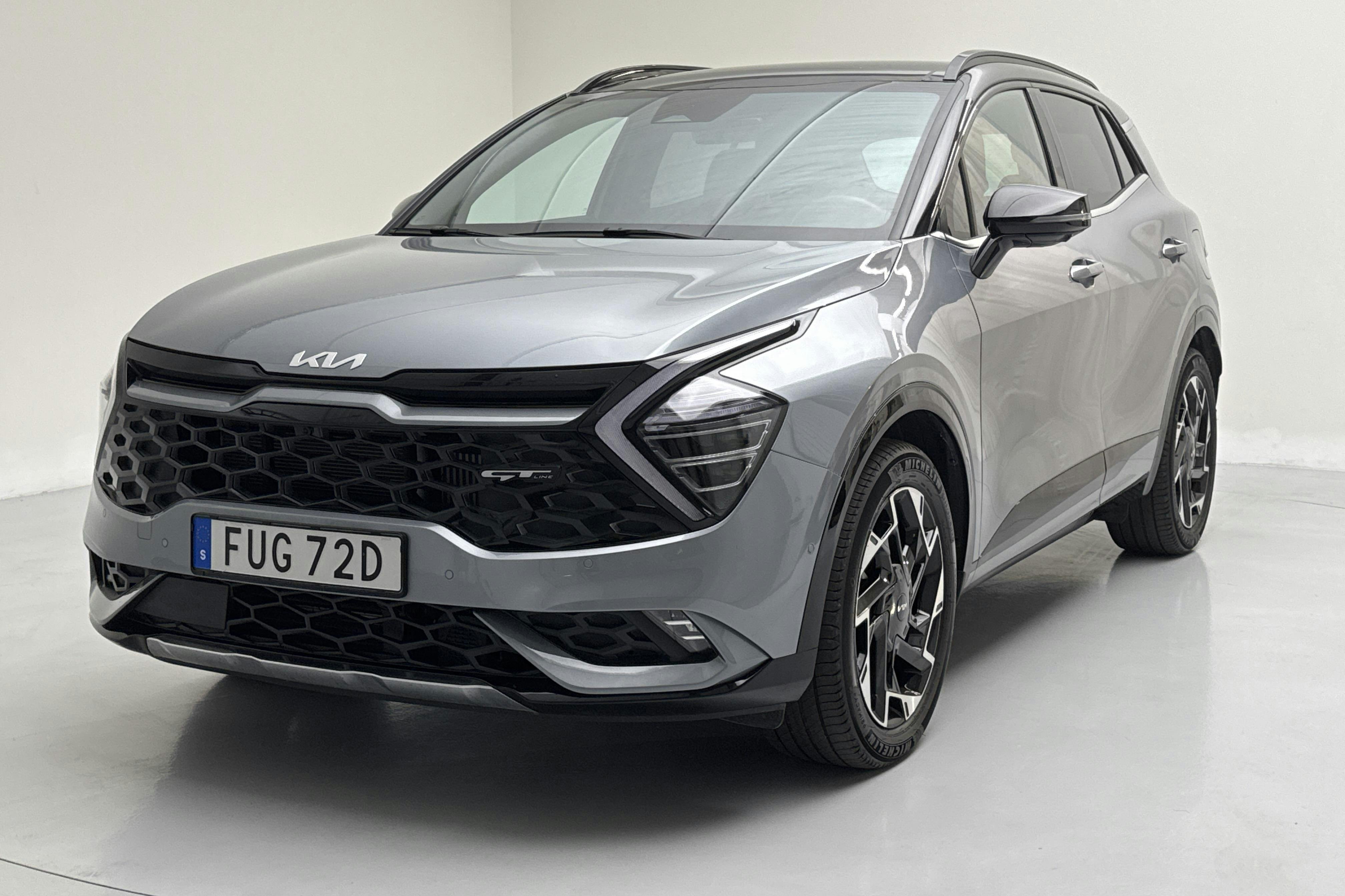 KIA Sportage PHEV AWD (265hk) - 34 060 km - Automaatne - hall - 2025