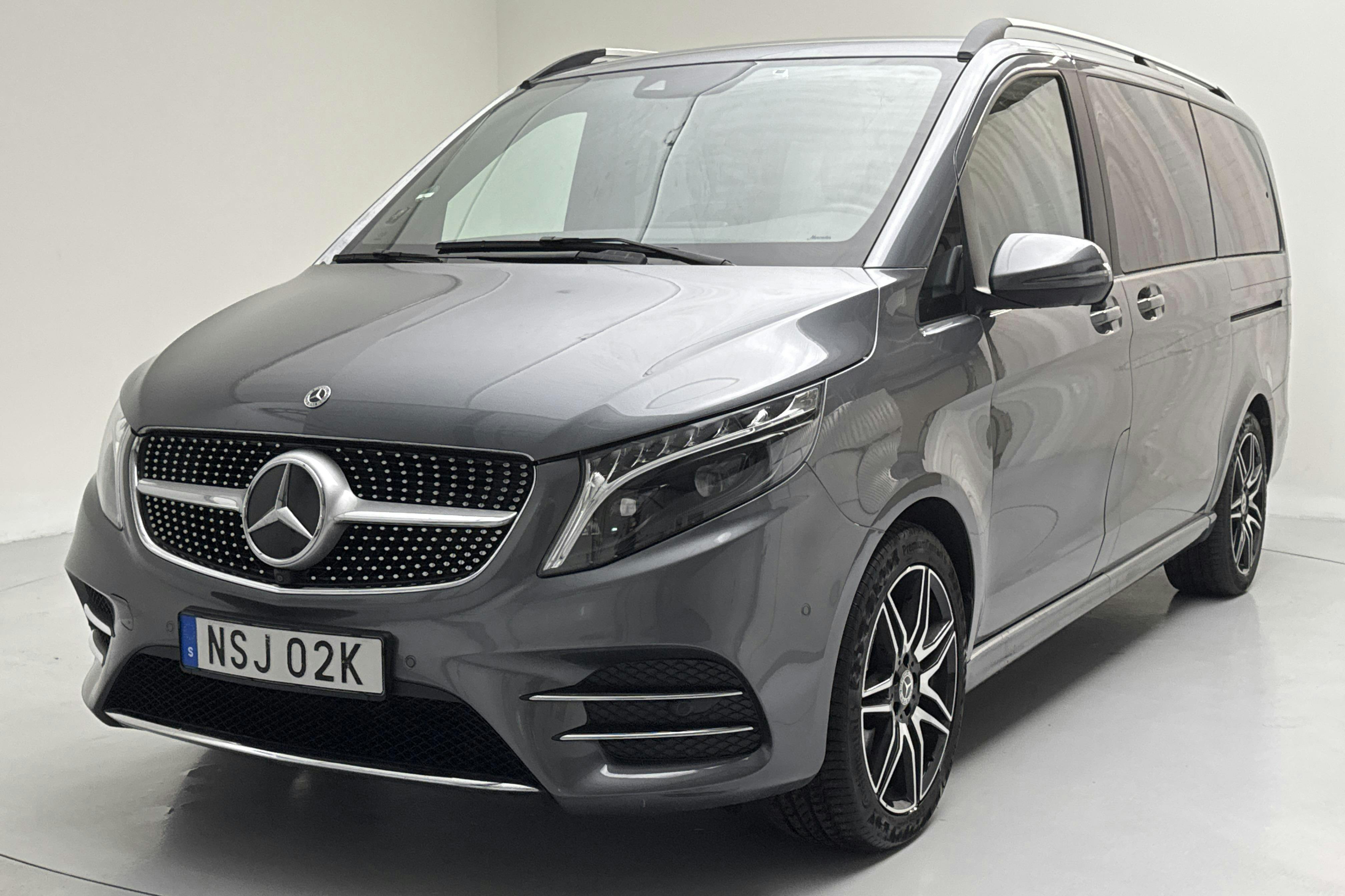 Presentationsfoto 1 av 18: Mercedes V 220 d CDI W640 (163hk) - 3 802 mil - Automat - grå - 2023