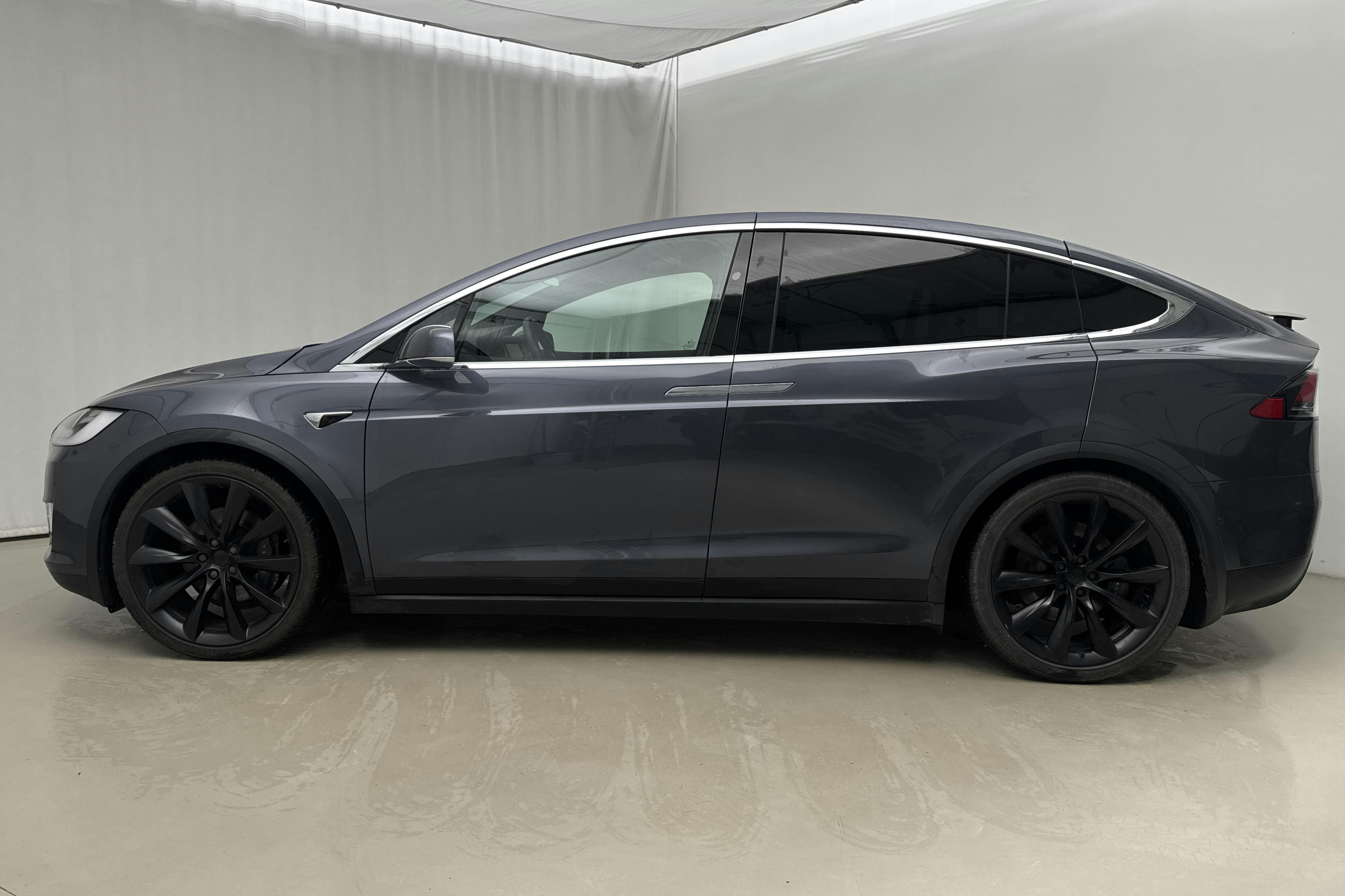Presentation photo 2 of 19: Tesla Model X Dual Motor Long Range AWD - 69 270 km - Automatic - gray - 2021
