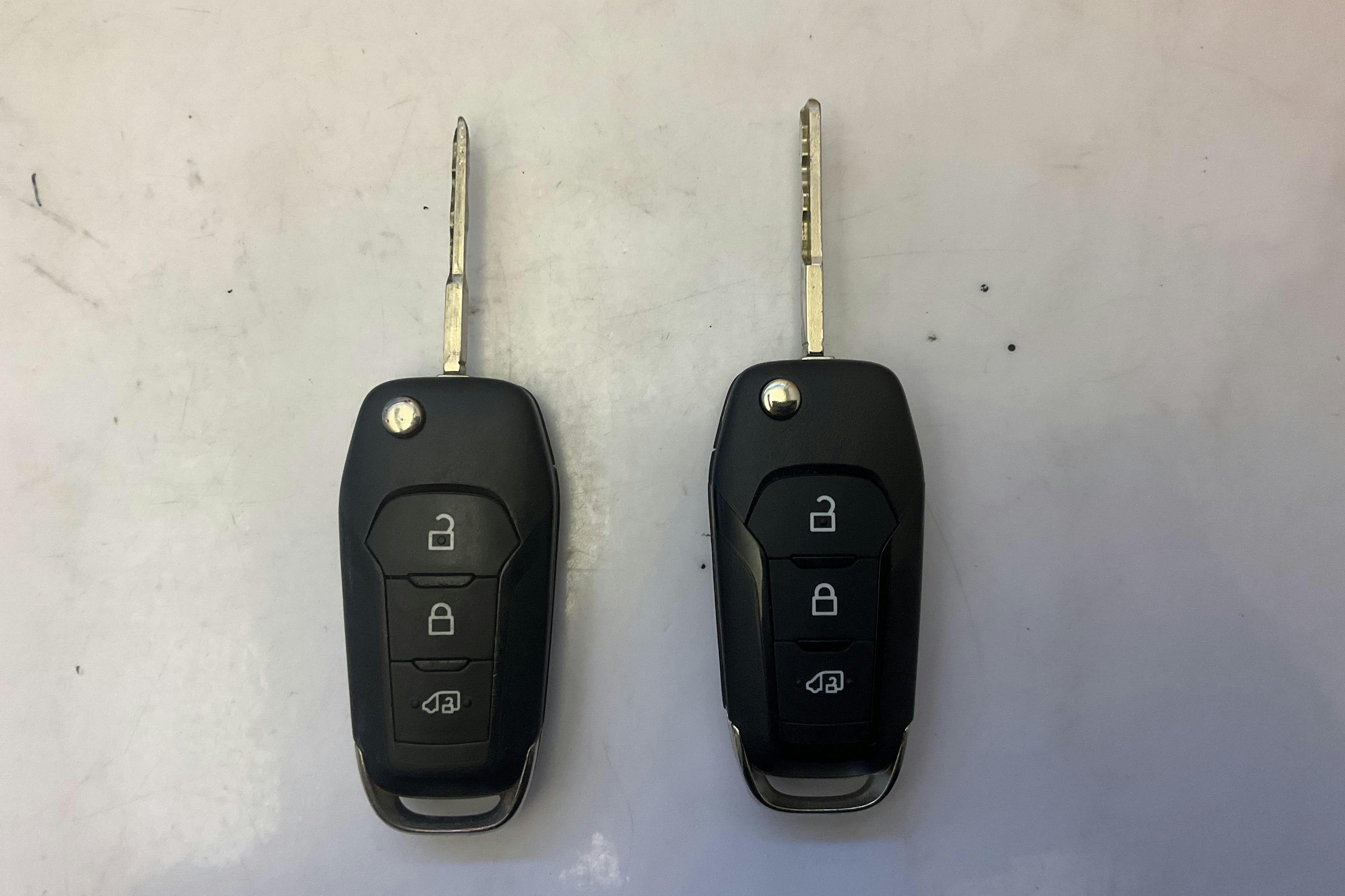 Esitlusfoto 13 aadressil 13: Ford Transit Connect 1.5 EcoBlue (100hk) - 165 490 km - Automaatne - valge - 2021