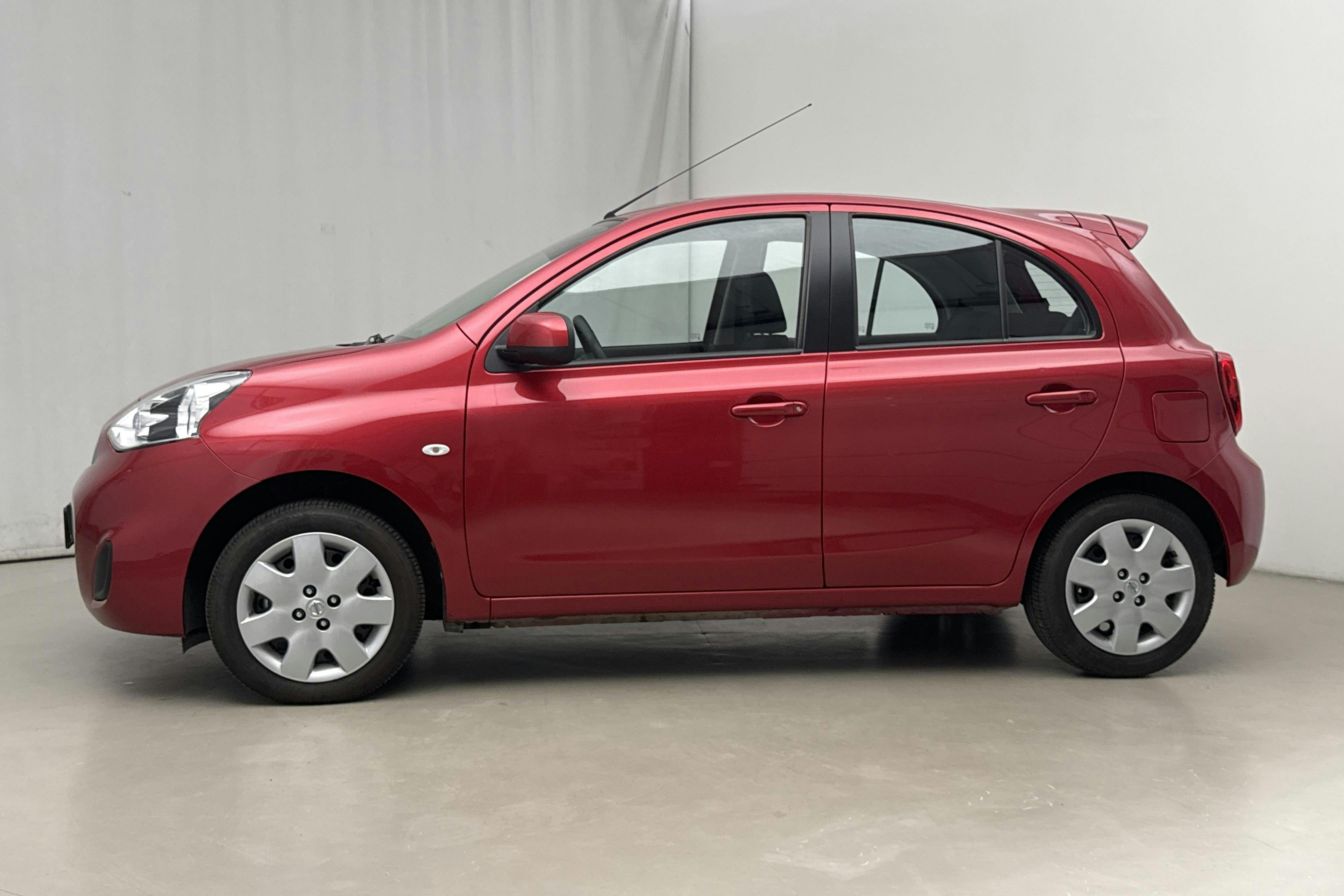 Presentation photo 2 of 16: Nissan Micra 1.2 5dr (80hk) - 11 190 km - Manual - red - 2016