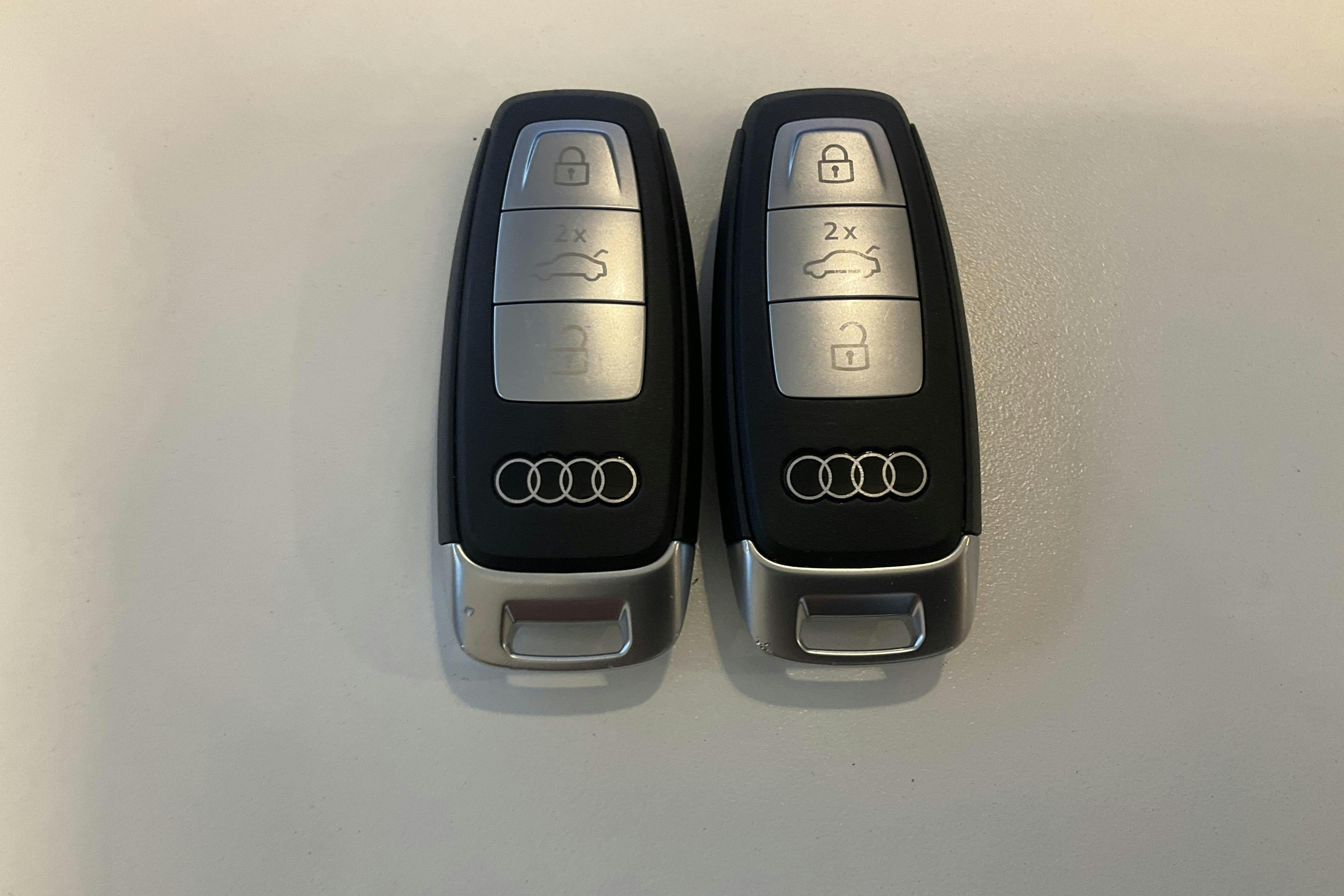 Presentation photo 27 of 27: Audi Q4 45 e-tron quattro 82kWh (286hk) - 7 750 km - Automatic - black - 2025