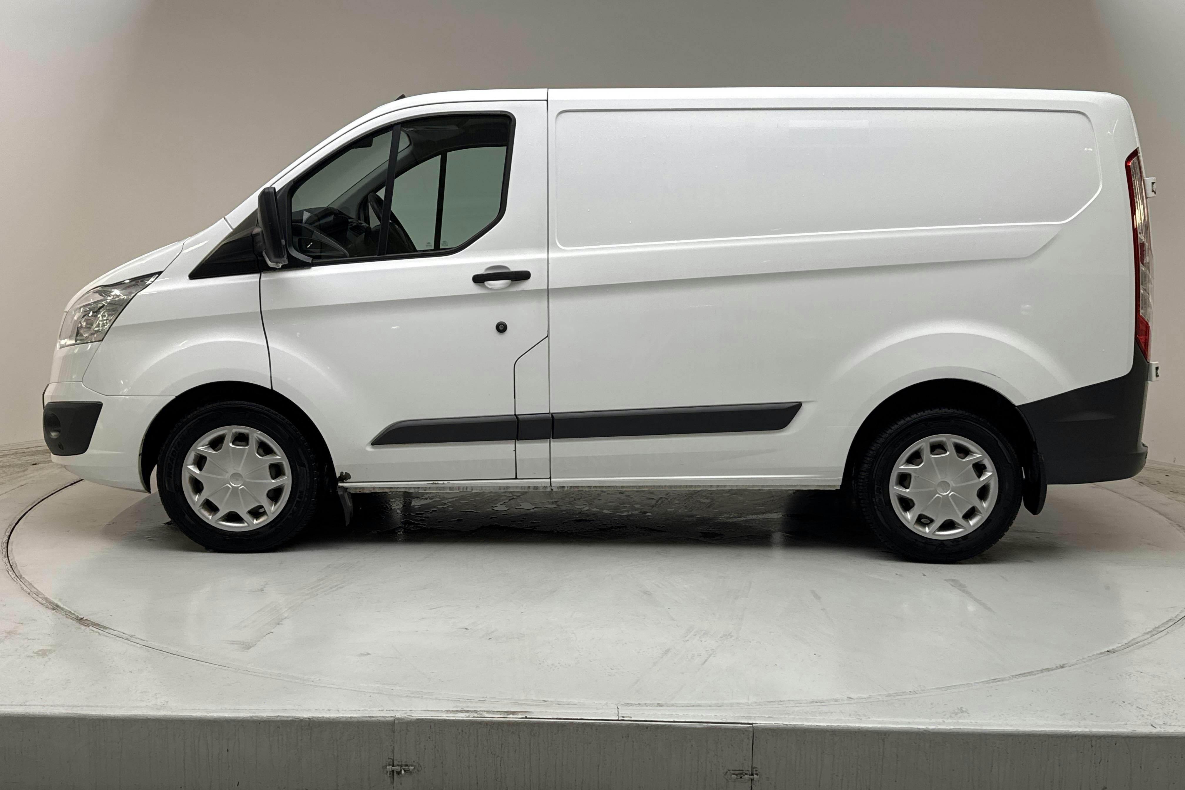 Presentationsfoto 2 av 12: Ford Transit Custom 270 (130hk) - 20 597 mil - Automat - vit - 2017