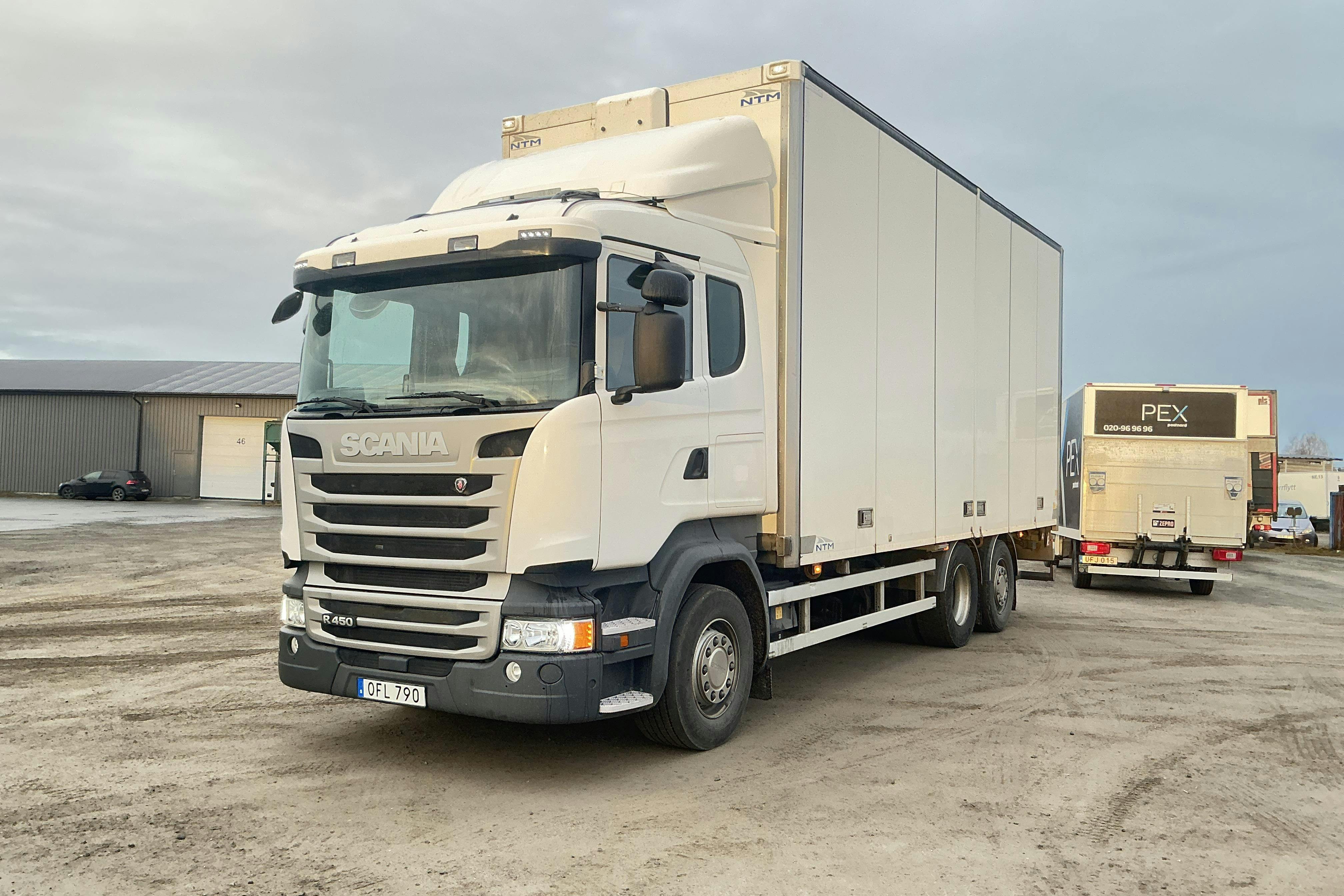 Presentationsfoto 1 av 40: Scania R450 - 205 393 km - Automat - vit - 2016