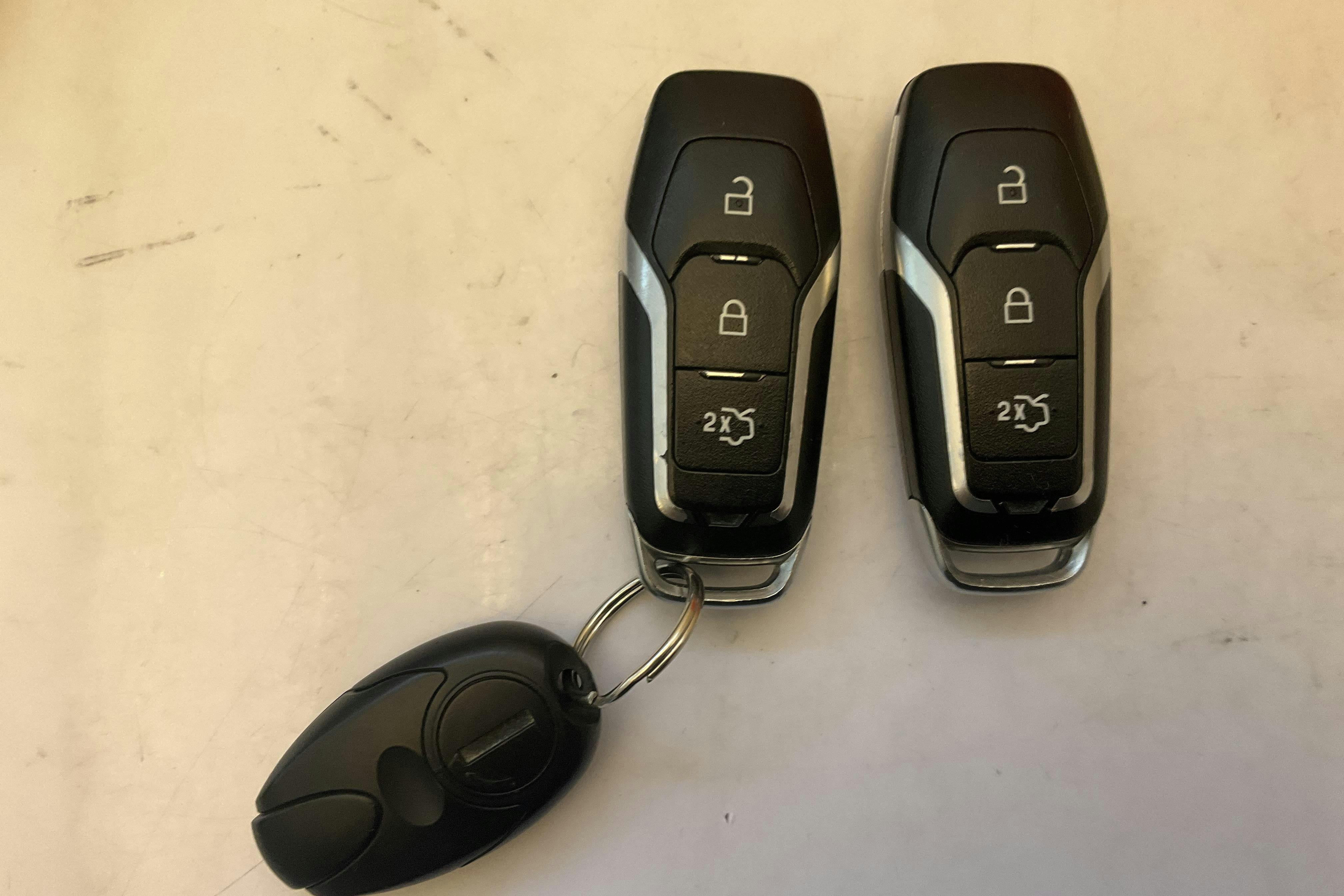 Presentation photo 15 of 15: Ford S-MAX 2.0 TDCi AWD (180hk) - 122 480 km - Automatic - white - 2016