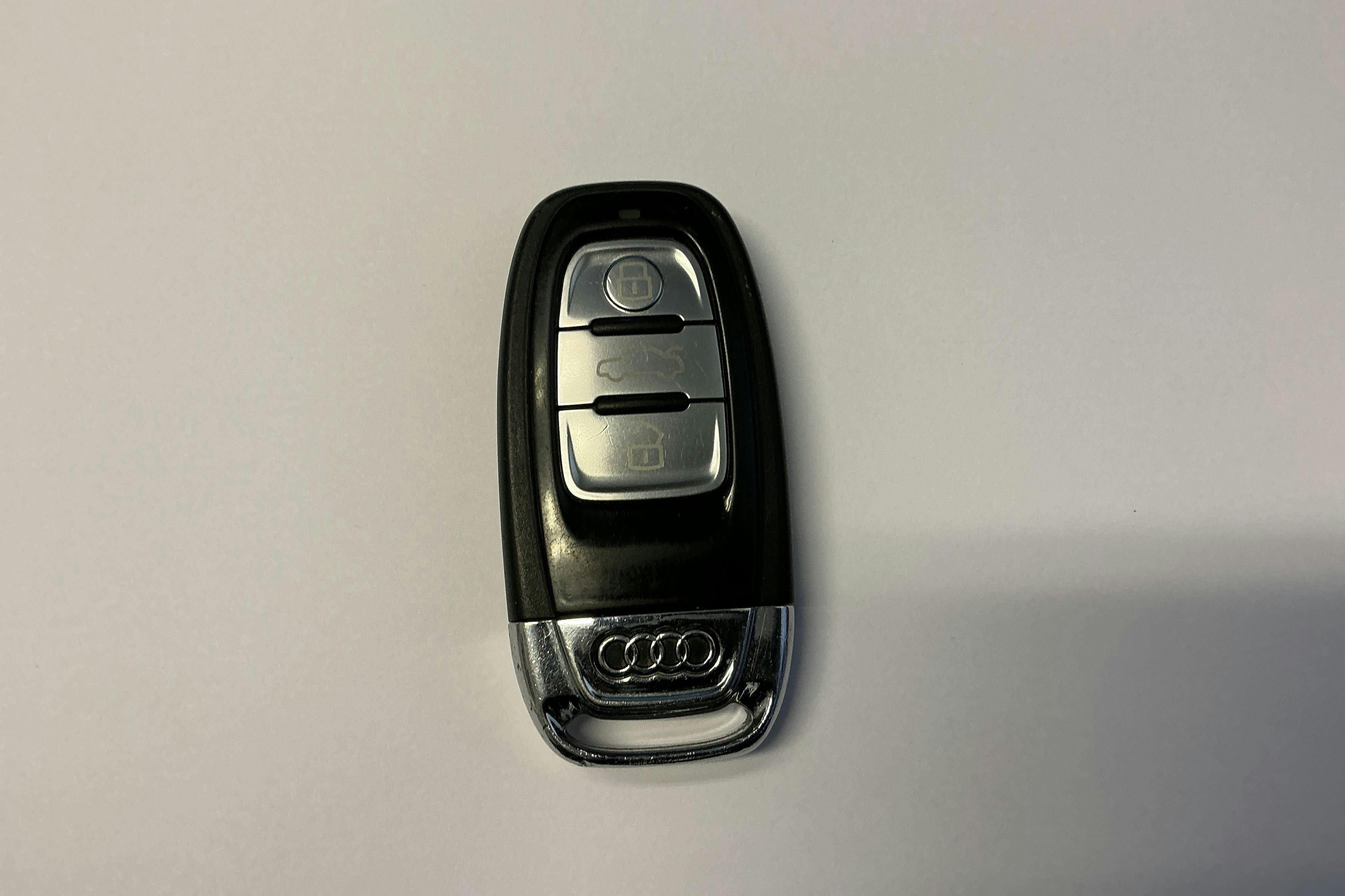 Presentation photo 15 of 15: Audi S8 4.0 TFSI (520hk) - 117 050 km - Automatic - black - 2015