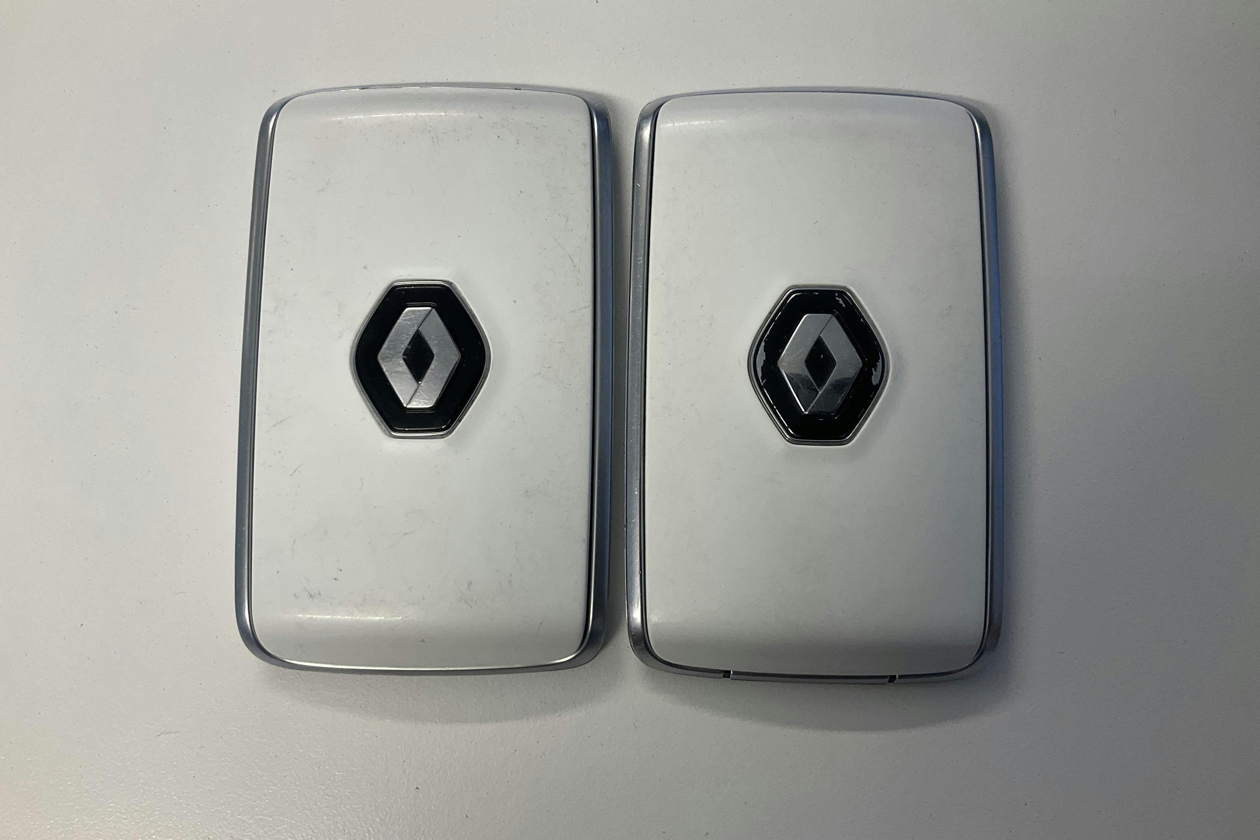 Presentation photo 20 of 20: Renault Mégane 1.2 TCe Sport Tourer (130hk) - 134 660 km - Manual - silver - 2017