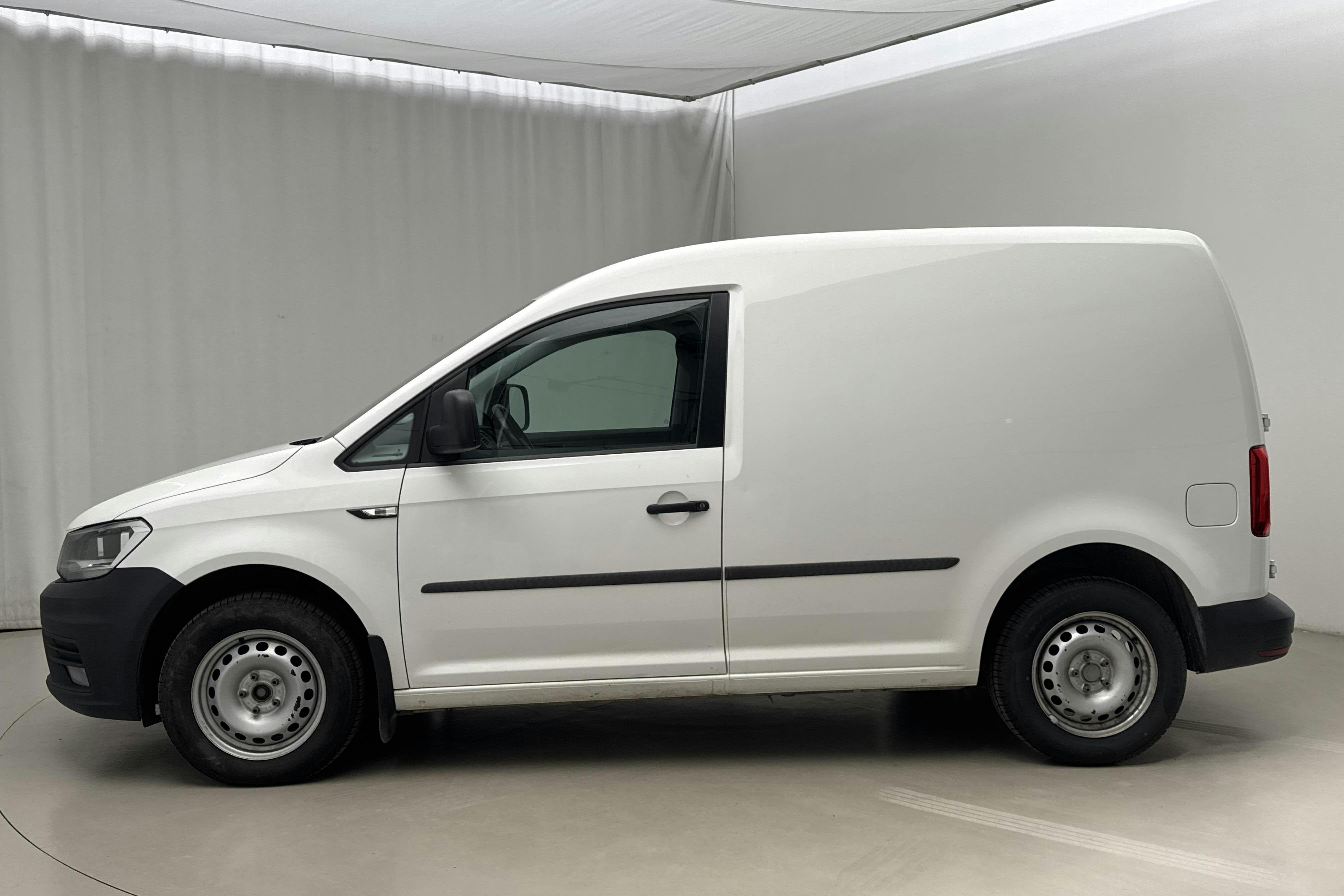 Presentationsfoto 2 av 17: VW Caddy 2.0 TDI Skåp (102hk) - 12 802 mil - Automat - vit - 2020