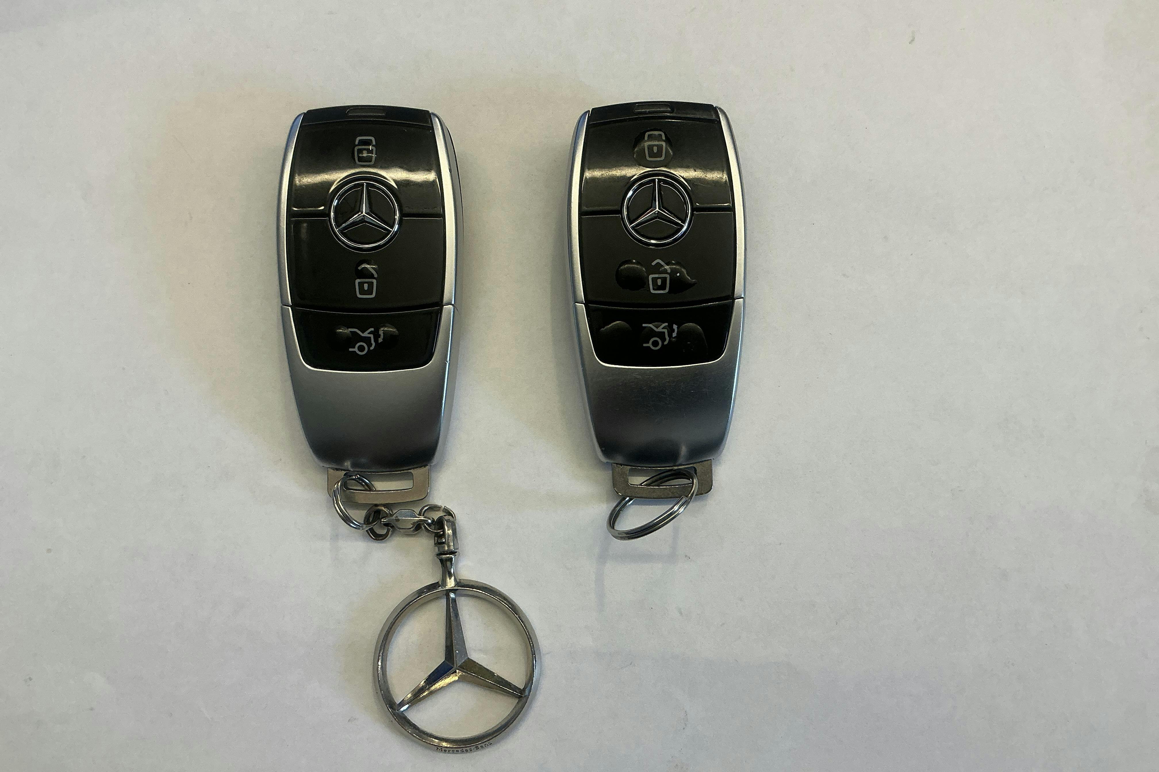 Presentation photo 15 of 15: Mercedes E 220 d Kombi S213 (194hk) - 135 600 km - Automatic - Dark Blue - 2017