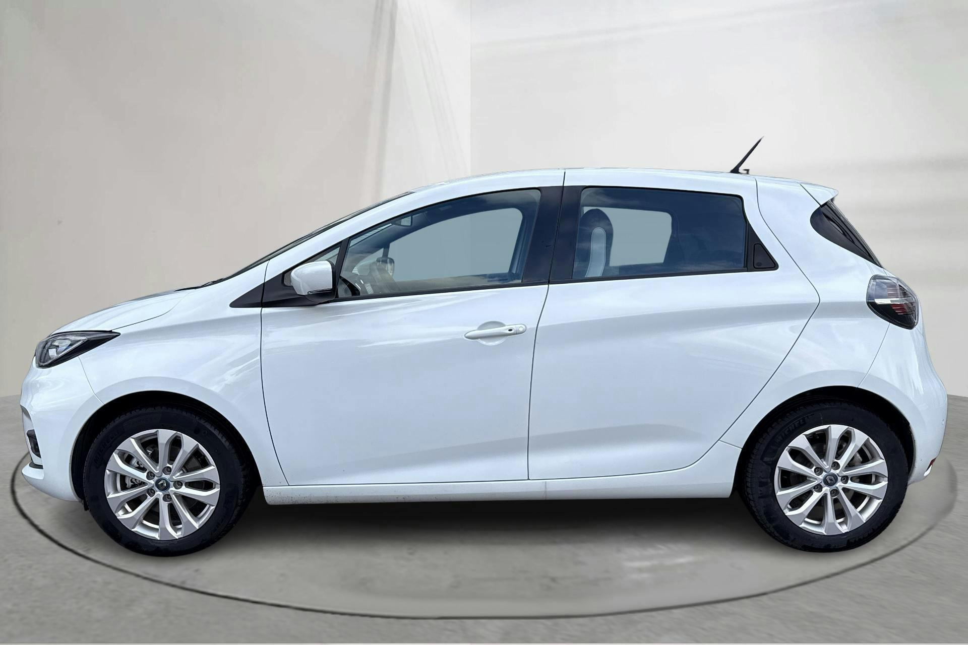 Presentationsfoto 2 av 16: Renault Zoe 52kWh R110 (108hk) - 3 449 mil - Automat - vit - 2020