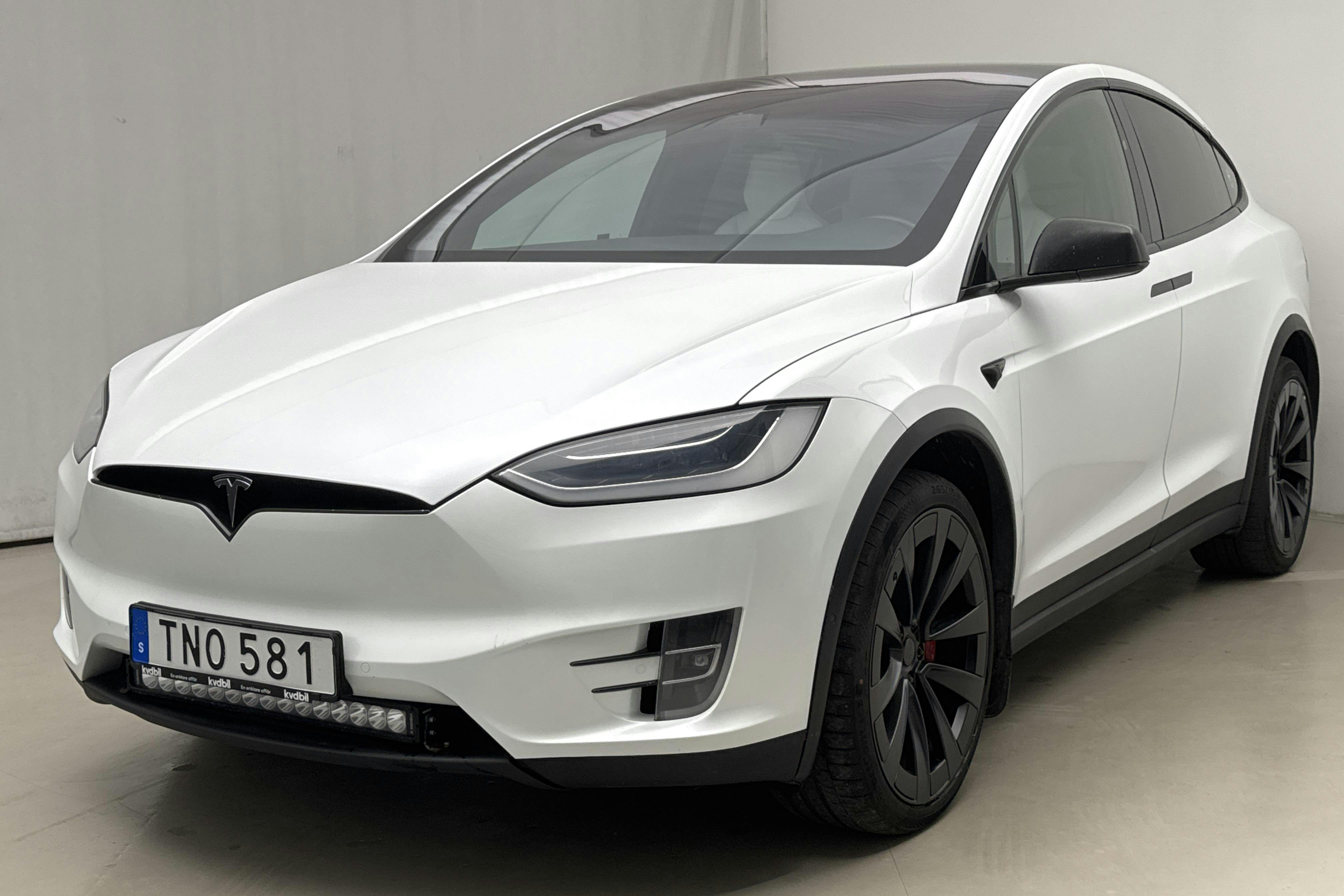 Presentation photo 1 of 23: Tesla Model X Dual Motor Performance AWD - 225 920 km - Automatic - white - 2019