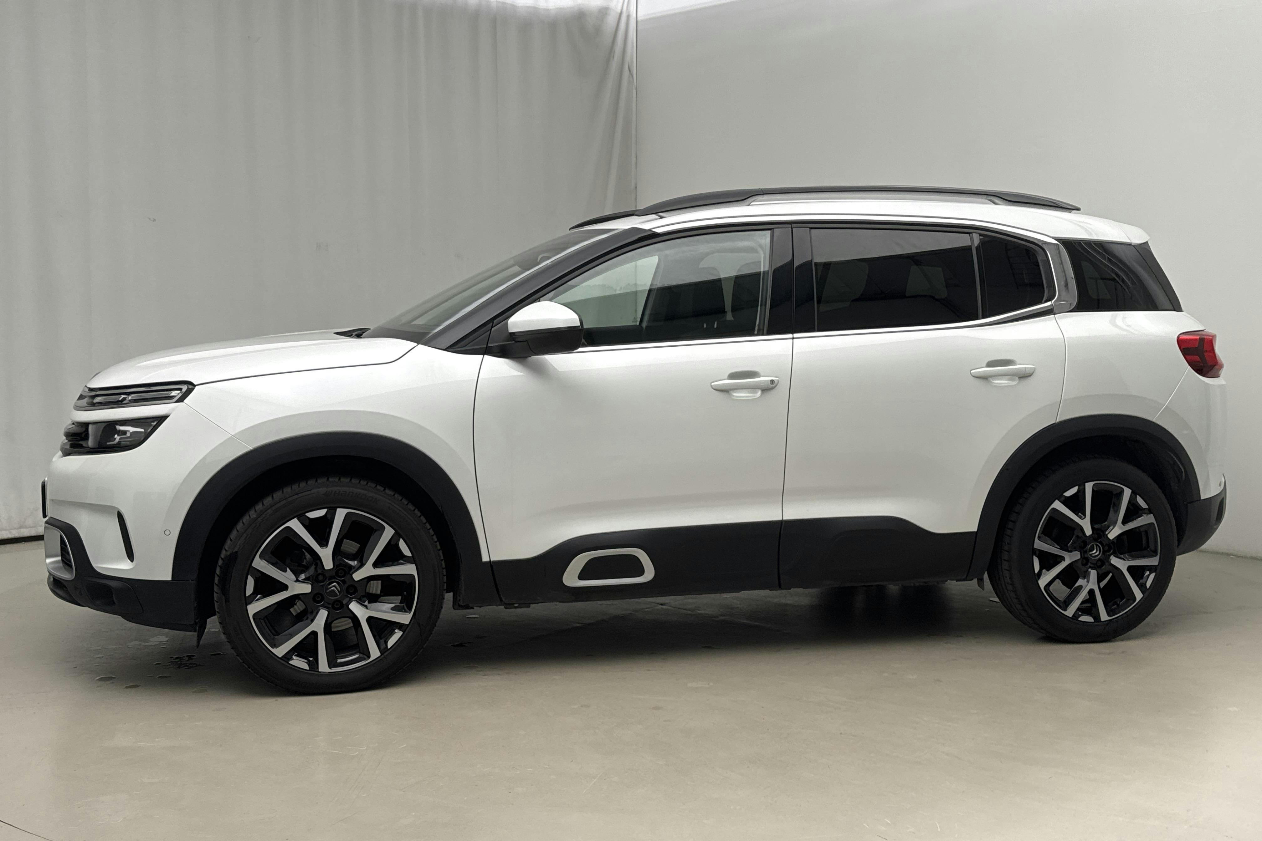 Presentationsfoto 2 av 19: Citroën C5 Aircross PureTech (130hk) - 9 125 mil - Automat - vit - 2021