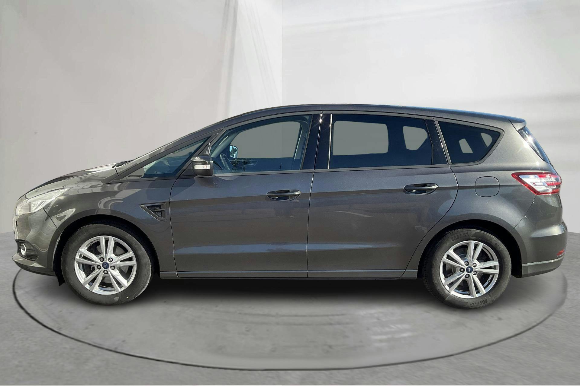 Presentation photo 2 of 16: Ford S-MAX 1.5 Ecoboost (160hk) - 99 060 km - Manual - gray - 2017