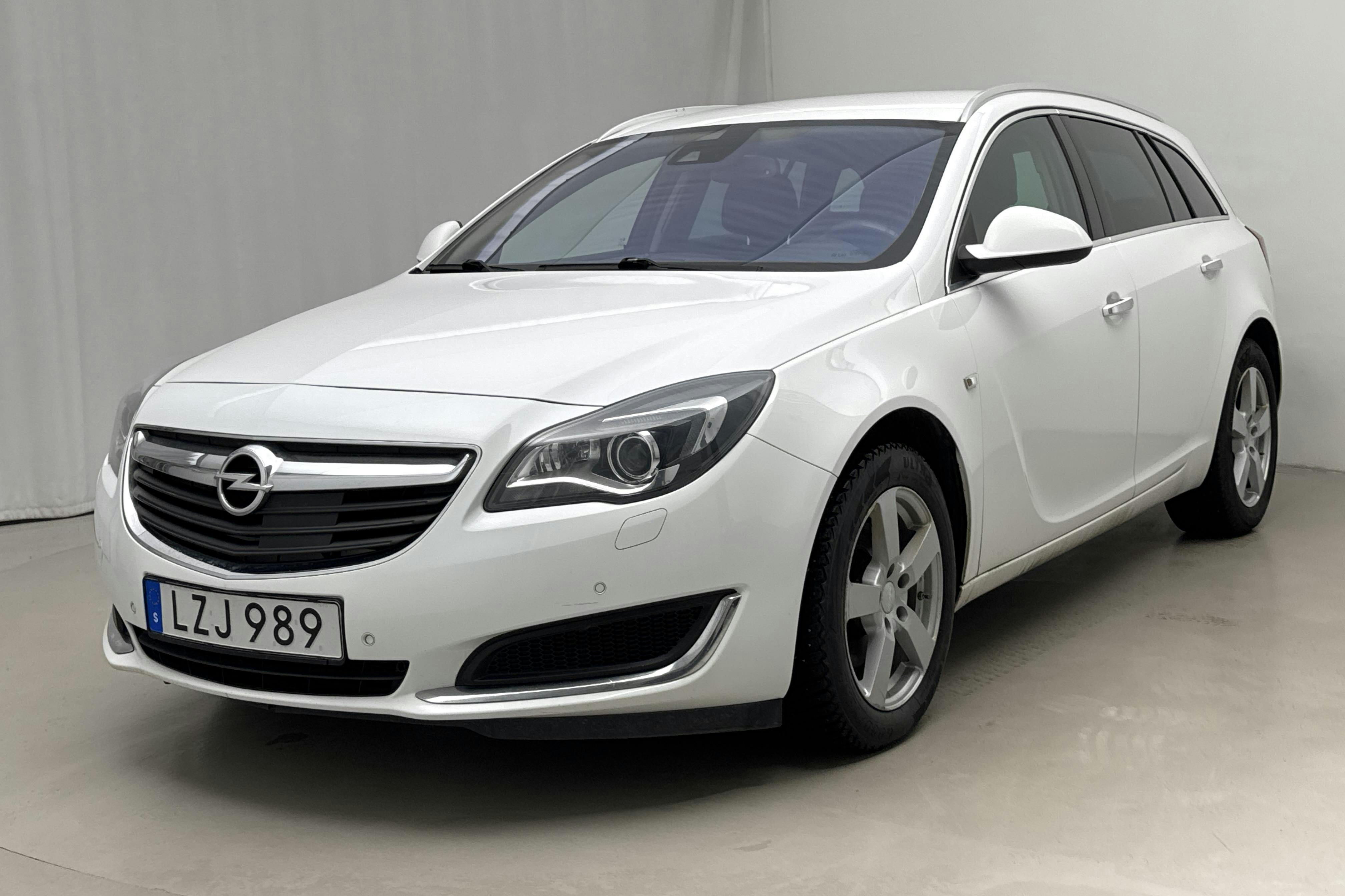 Opel Insignia 2.0 CDTI ECOTEC 4x4 Sports Tourer (170hk) - 194 390 km - Automaattinen - valkoinen - 2016