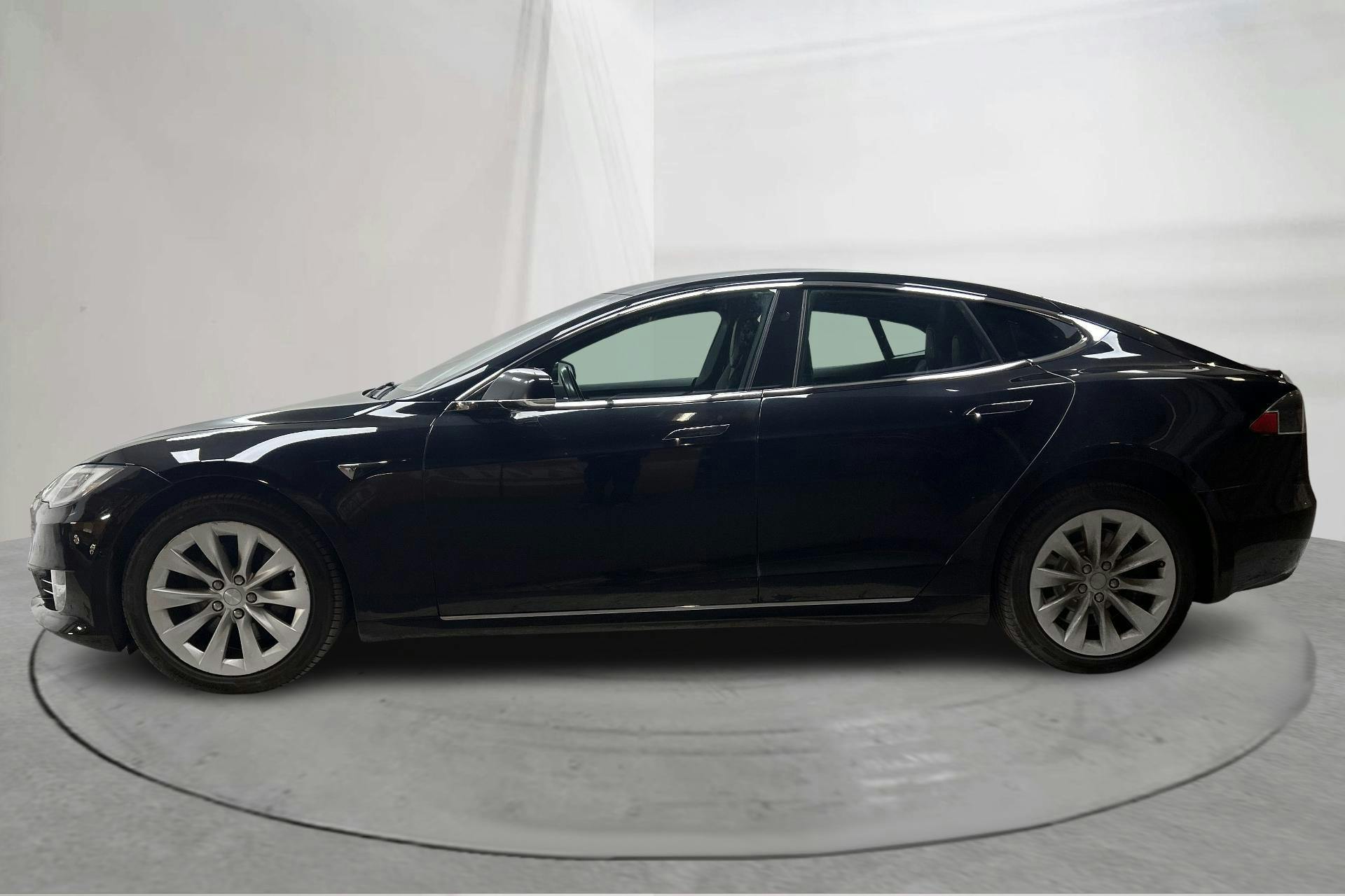 Presentationsfoto 2 av 18: Tesla Model S 75D - 16 539 mil - Automat - svart - 2017