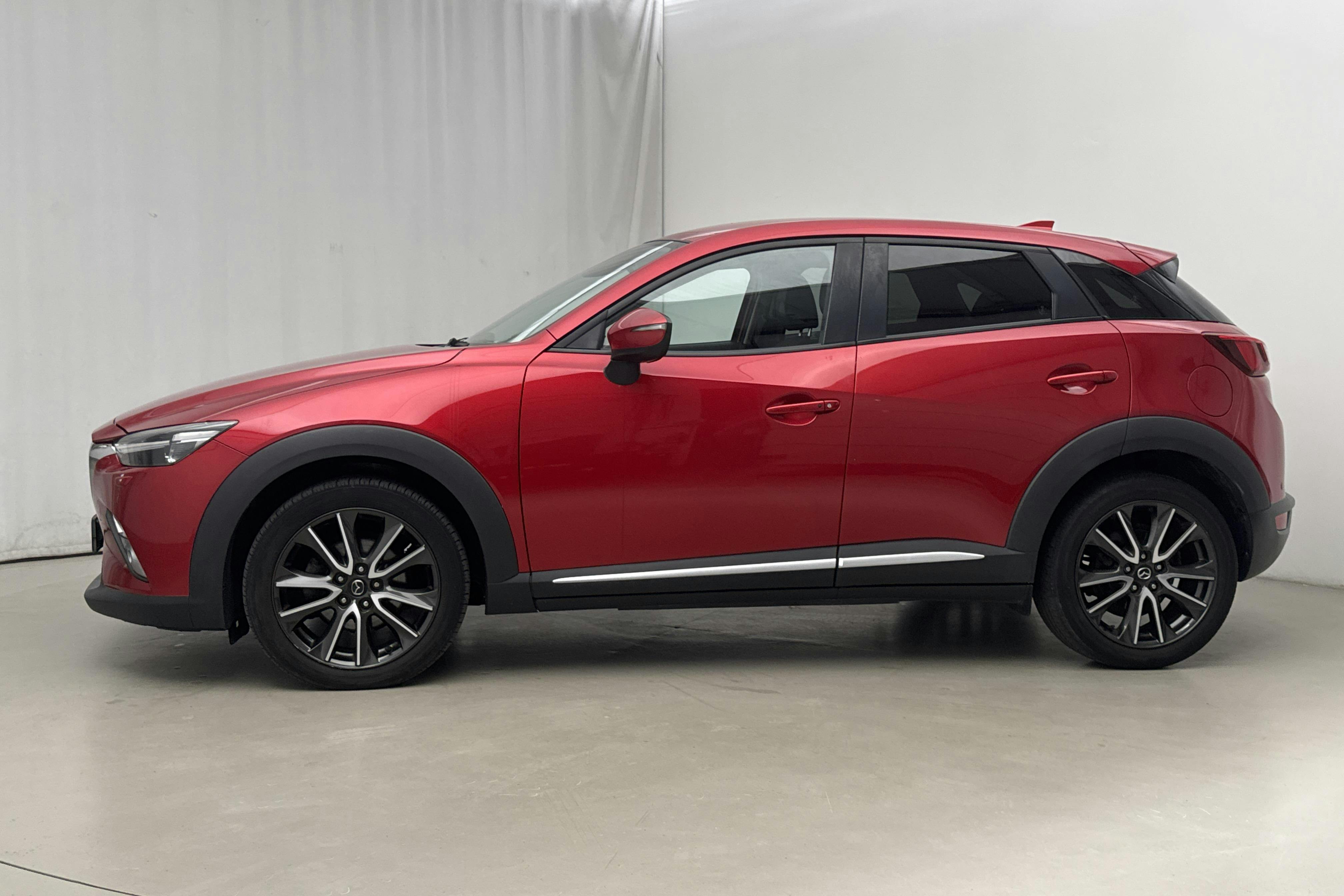 Presentation photo 2 of 19: Mazda CX-3 2.0 2WD (120hk) - 74 100 km - Automatic - red - 2016