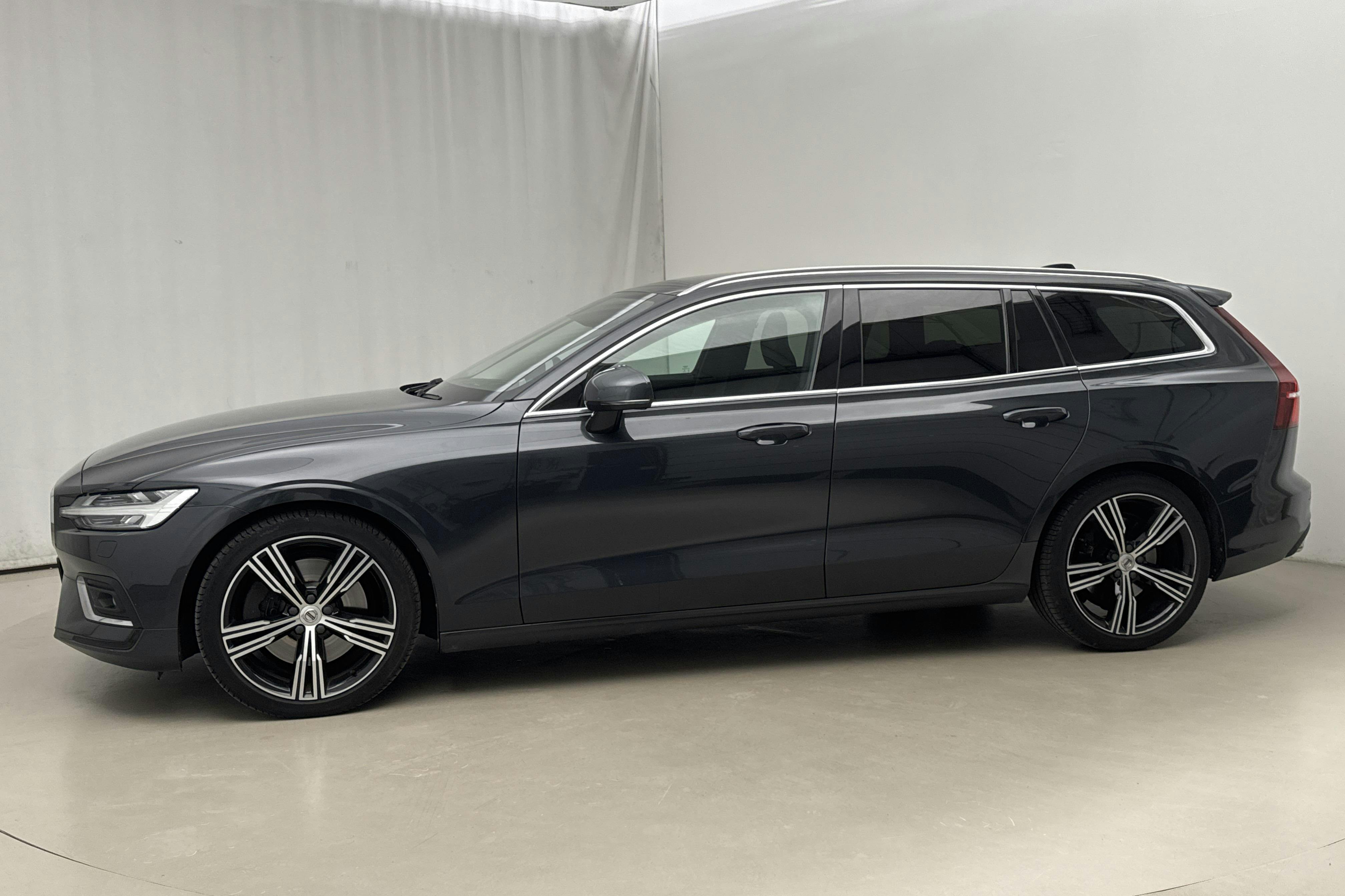 Presentation photo 2 of 21: Volvo V60 T5 AWD (250hk) - 84 370 km - Automatic - gray - 2020