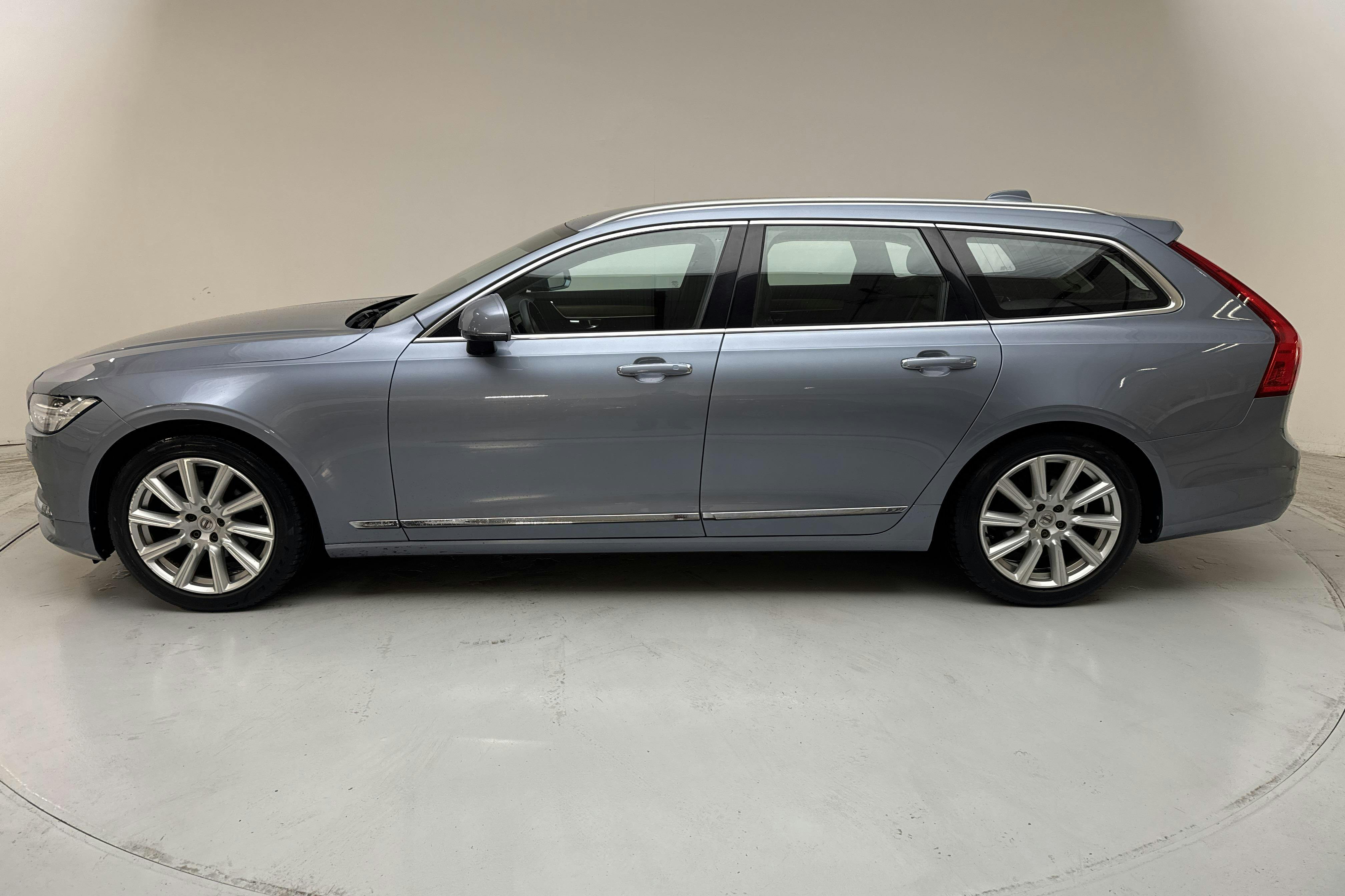 Esitlusfoto 2 aadressil 14: Volvo V90 D3 (150hk) - 91 640 km - Automaatne - Light Blue - 2018