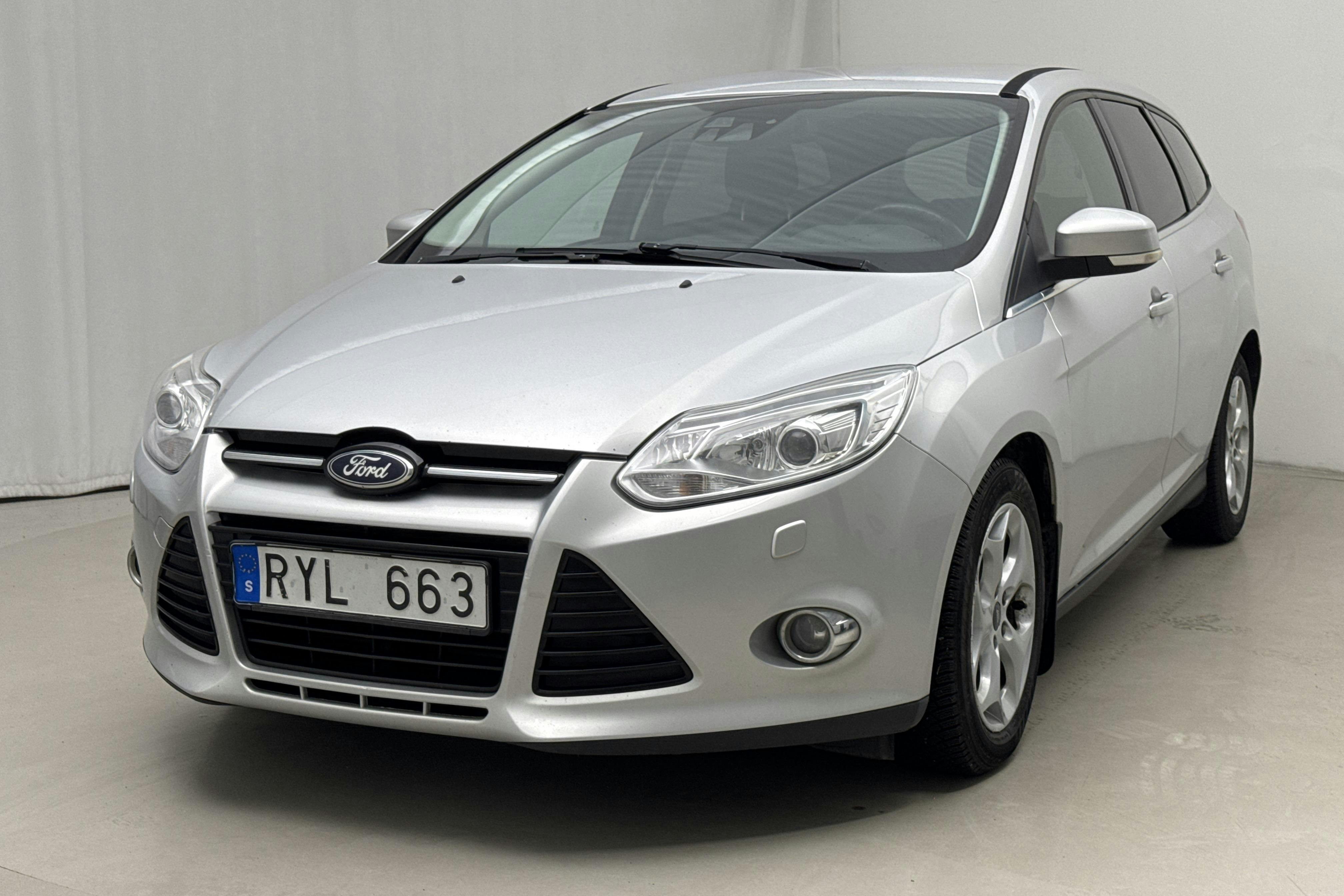 Esittelykuva 1 osoitteesta 16: Ford Focus 2.0 TDCi Kombi (140hk) - 192 970 km - Automaattinen - harmaa - 2012