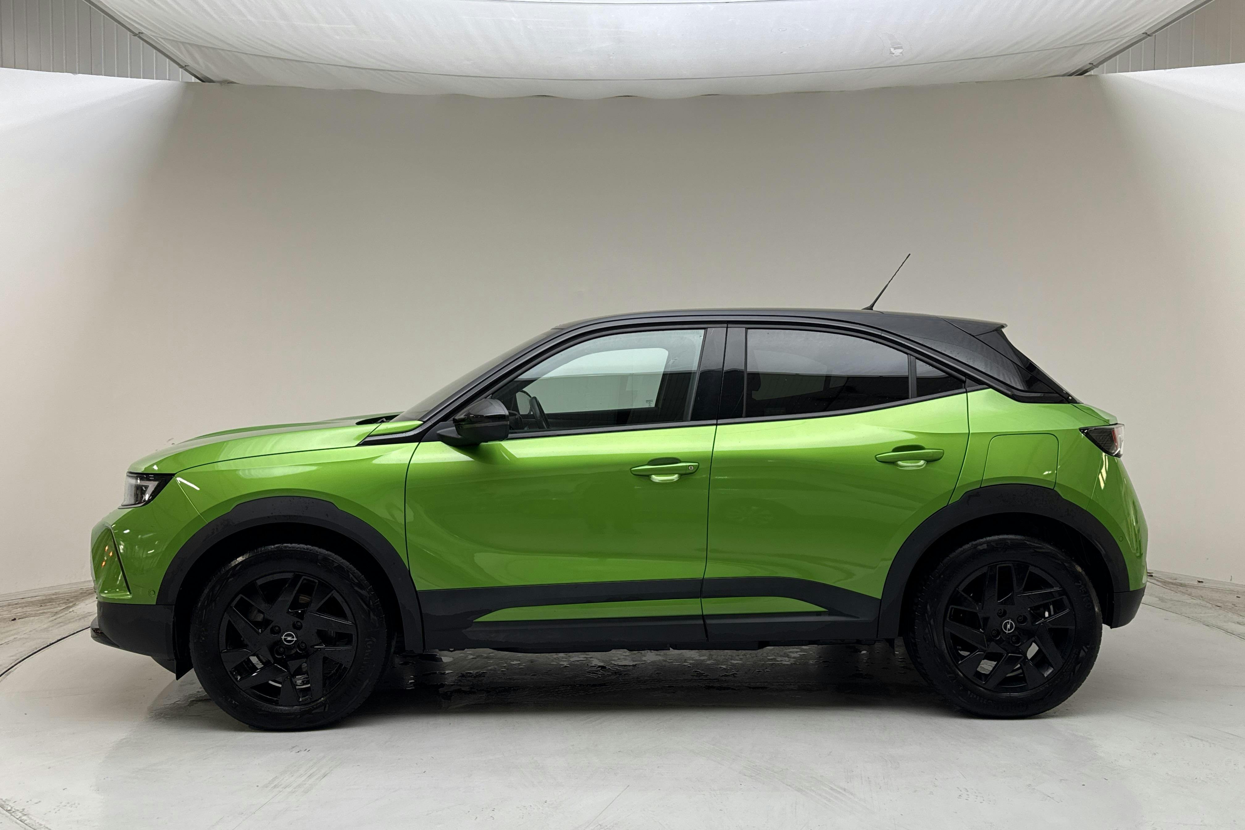 Presentationsfoto 2 av 14: Opel Mokka-e (136hk) - 5 261 mil - Automat - grön - 2022