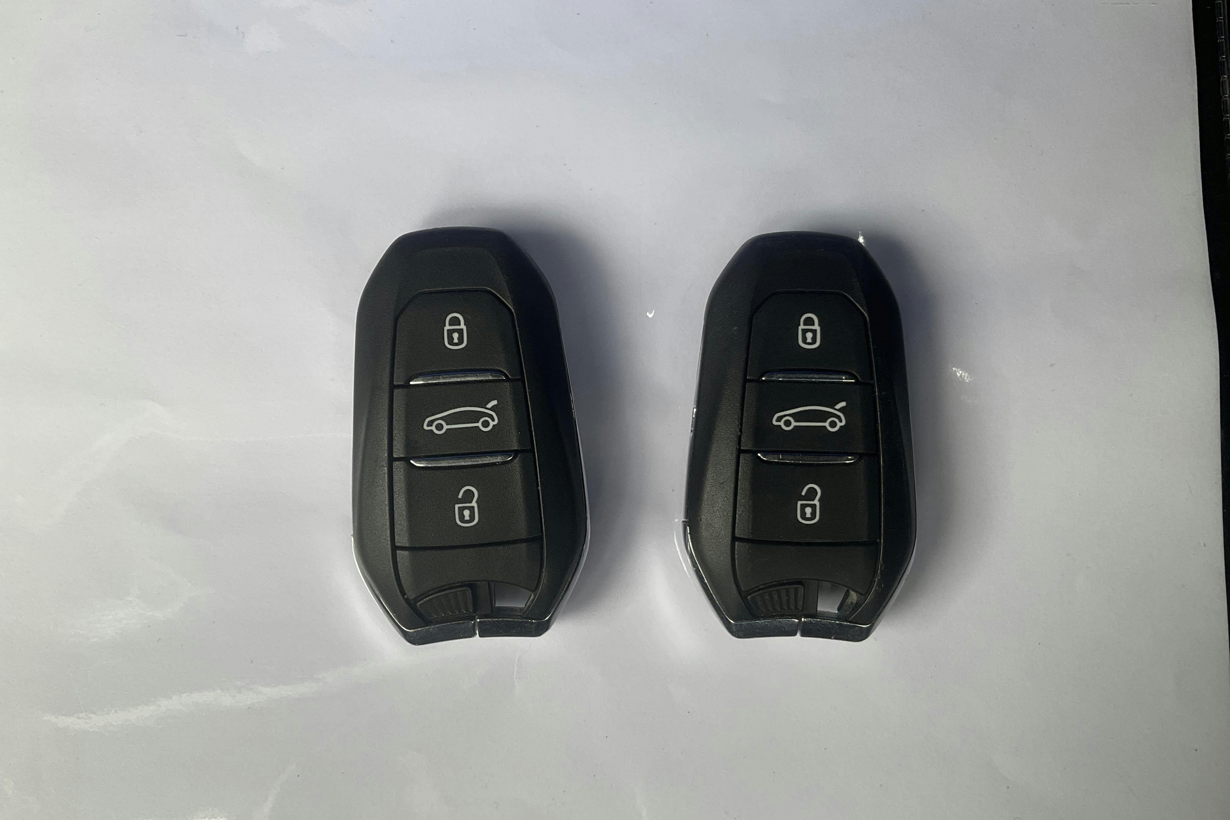 Presentationsfoto 14 av 14: Opel Mokka-e (136hk) - 5 261 mil - Automat - grön - 2022