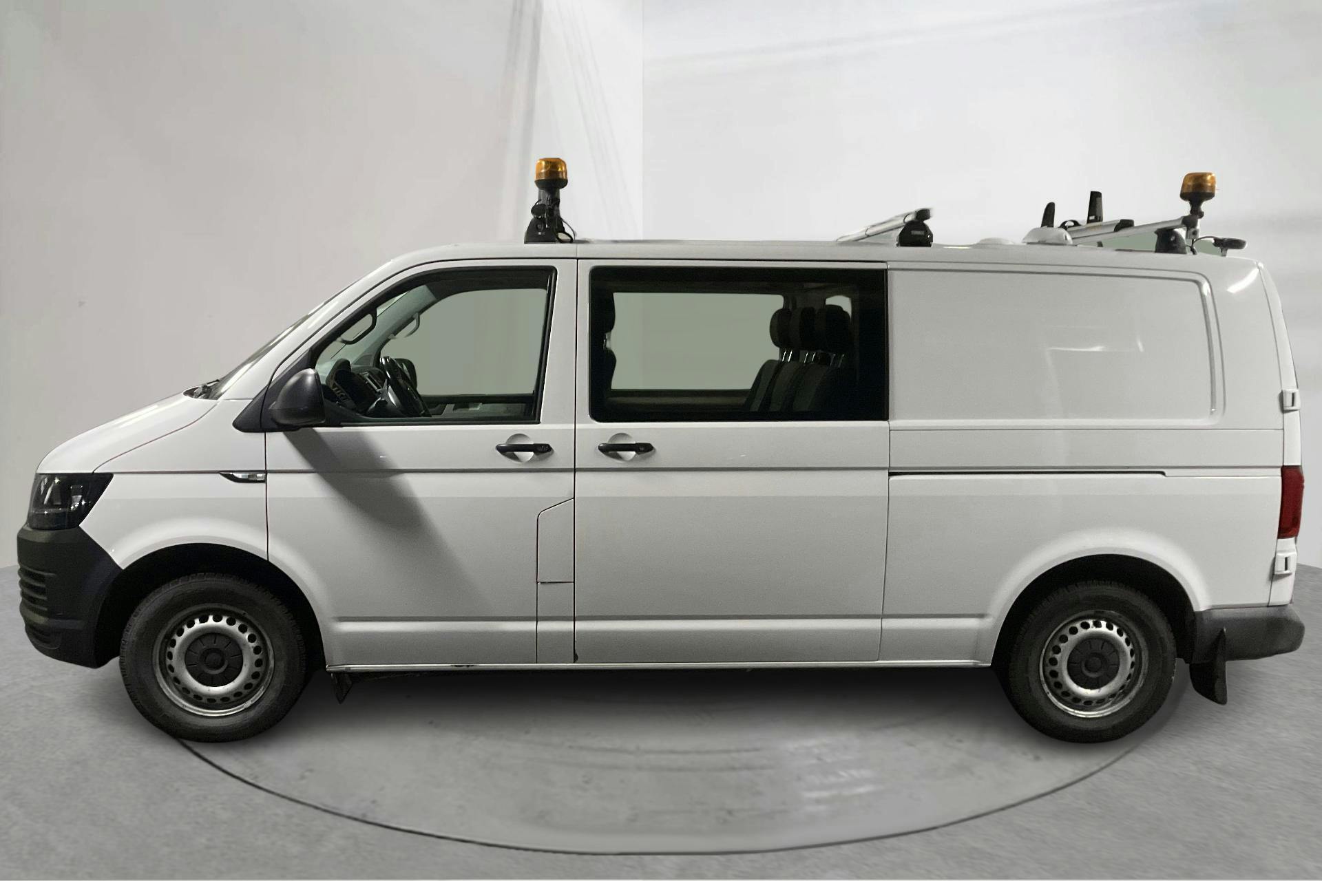 Presentationsfoto 2 av 16: VW Transporter T6 2.0 TDI BMT Skåp 4MOTION (150hk) - 20 734 mil - Manuell - vit - 2017