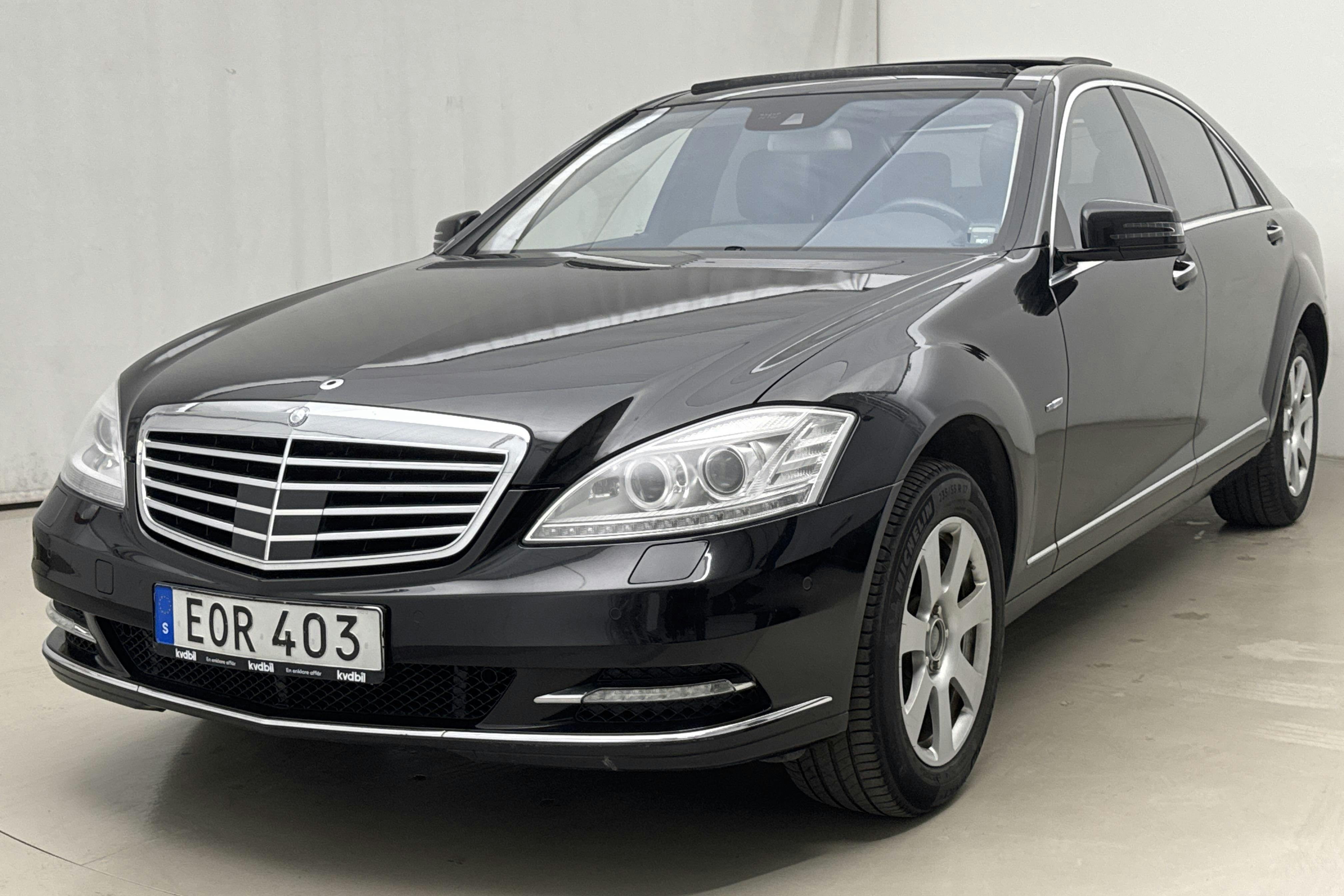 Presentationsfoto 1 av 26: Mercedes S 400 Blue Hybrid W221 (279hk) - 15 326 mil - Automat - svart - 2010
