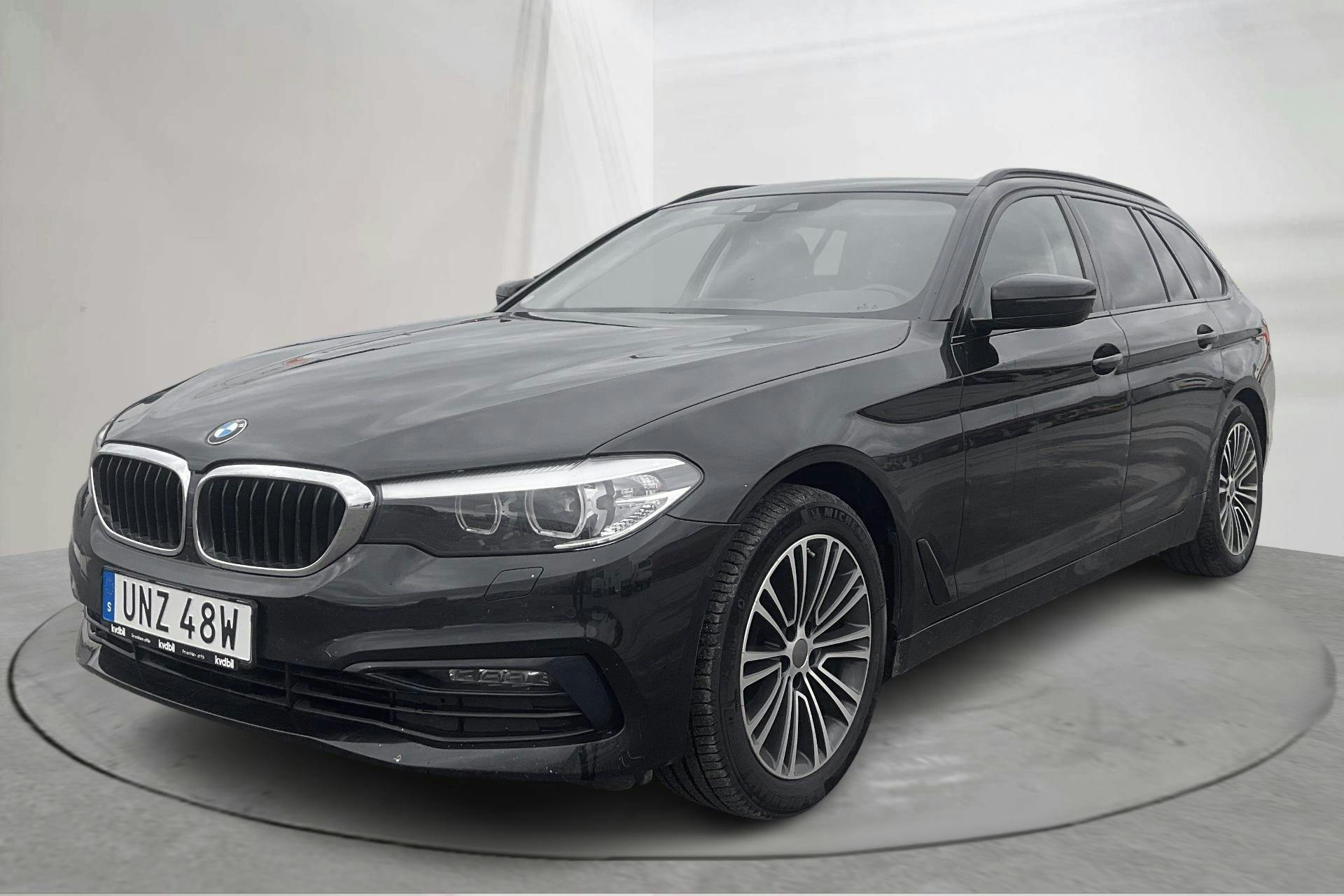 Presentation photo 1 of 19: BMW 520d xDrive Touring MHEV, G31 (190hk) - 83 830 km - Automatic - black - 2020