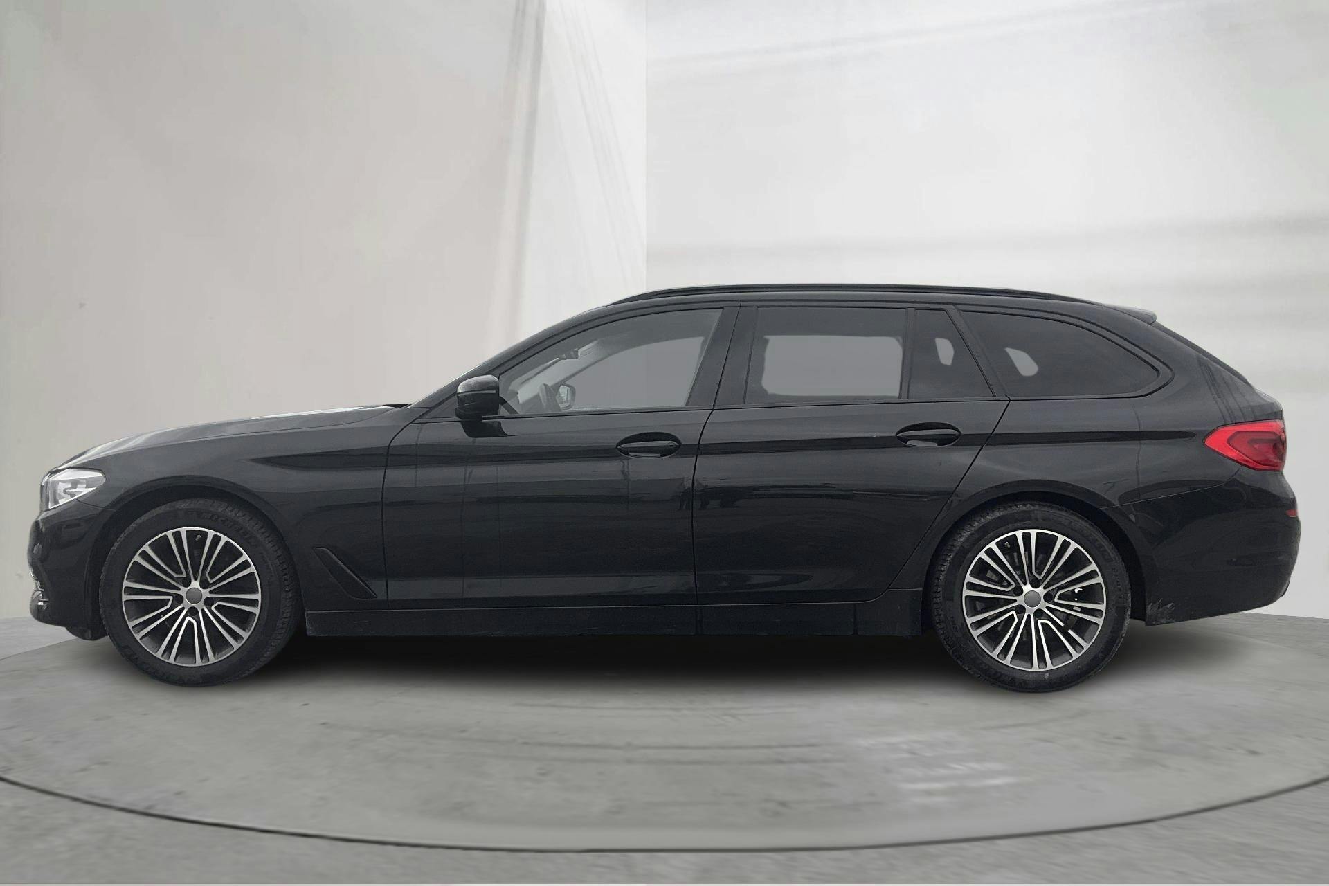 Presentation photo 2 of 19: BMW 520d xDrive Touring MHEV, G31 (190hk) - 83 830 km - Automatic - black - 2020
