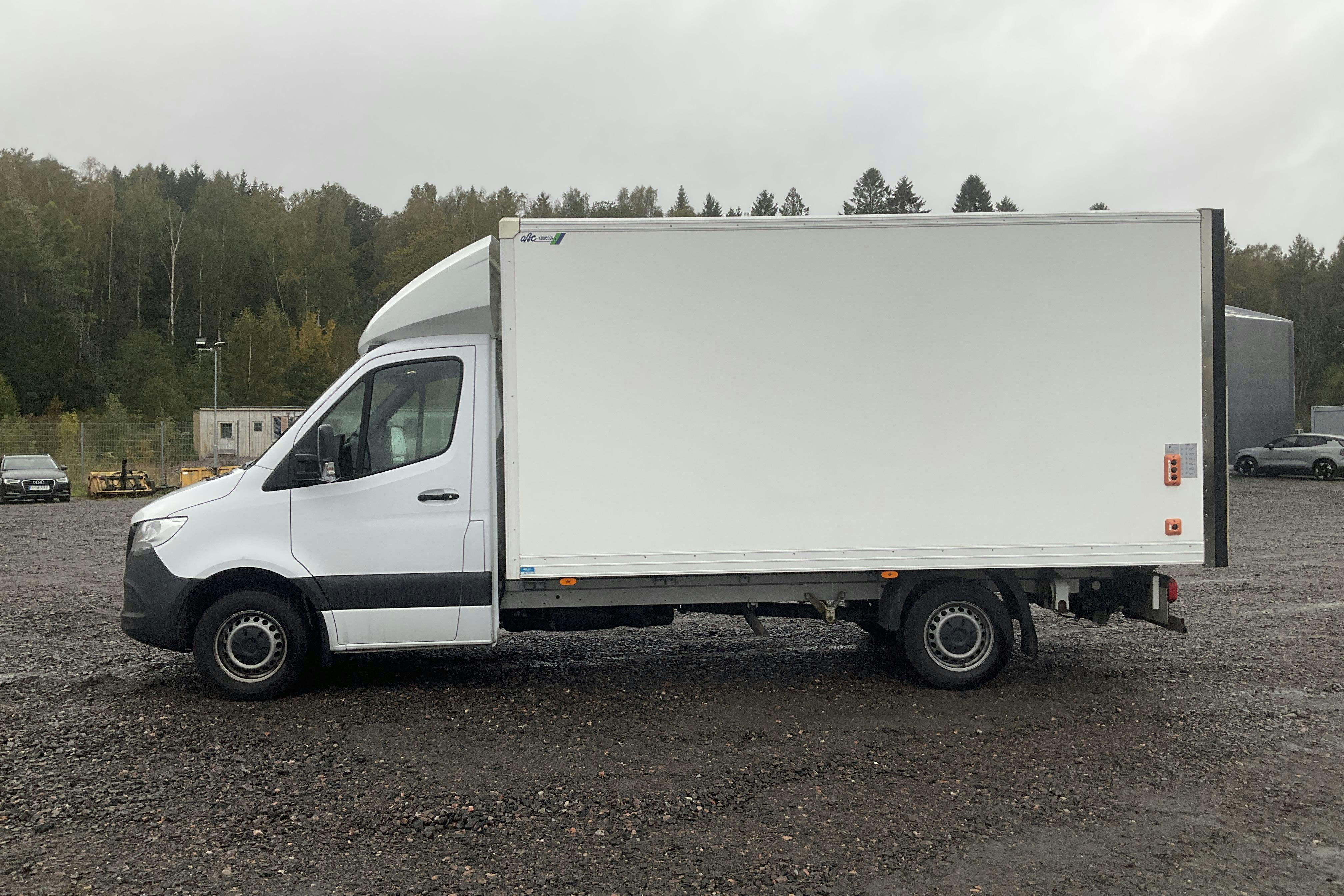 Presentationsfoto 2 av 14: Mercedes Sprinter 317 CDI Chassi RWD (170hk) - 17 690 mil - Automat - vit - 2022