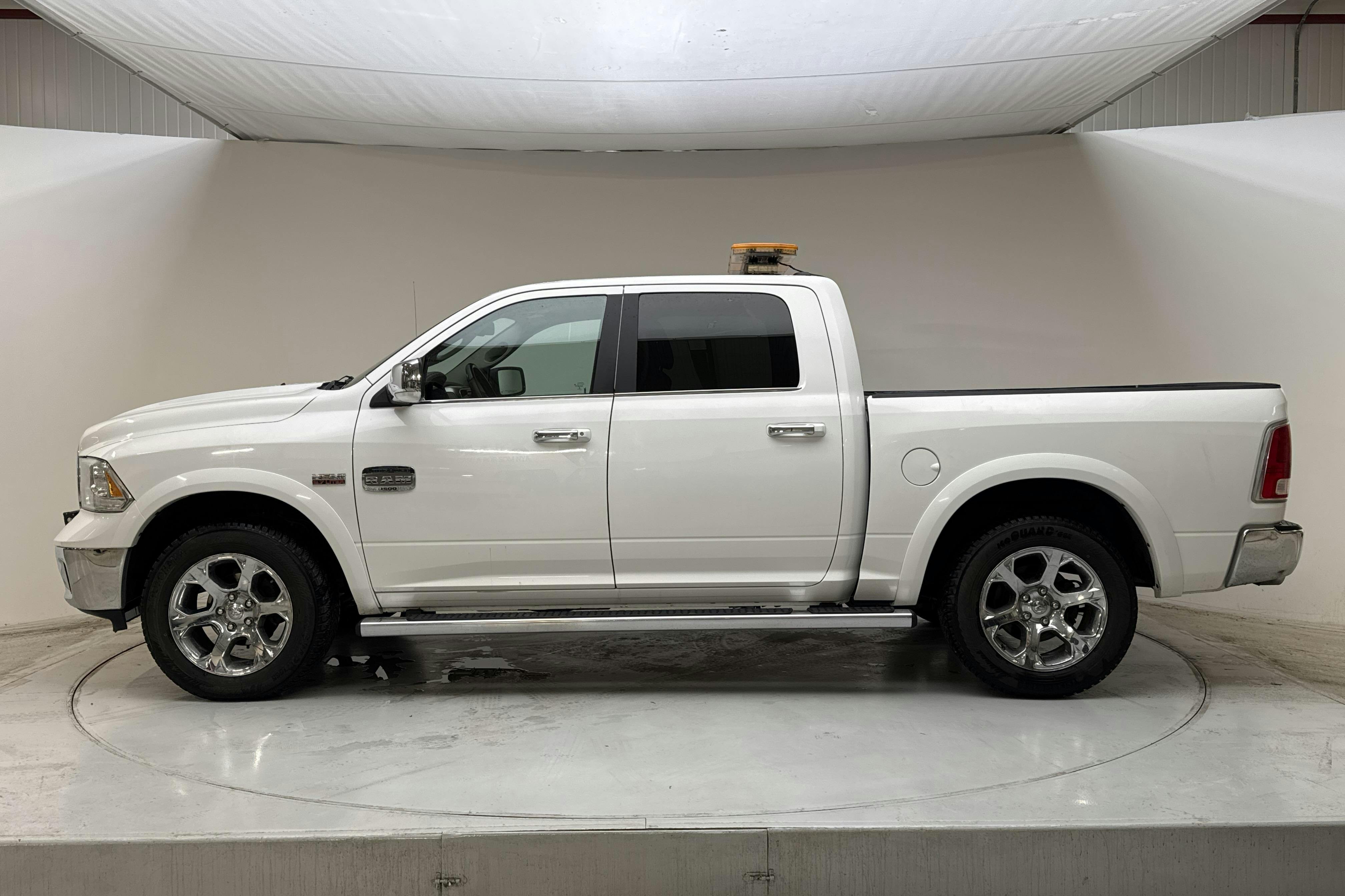 Presentation photo 2 of 15: Dodge RAM 1500 5.7 4WD (401hk) - 233 860 km - Automatic - white - 2018
