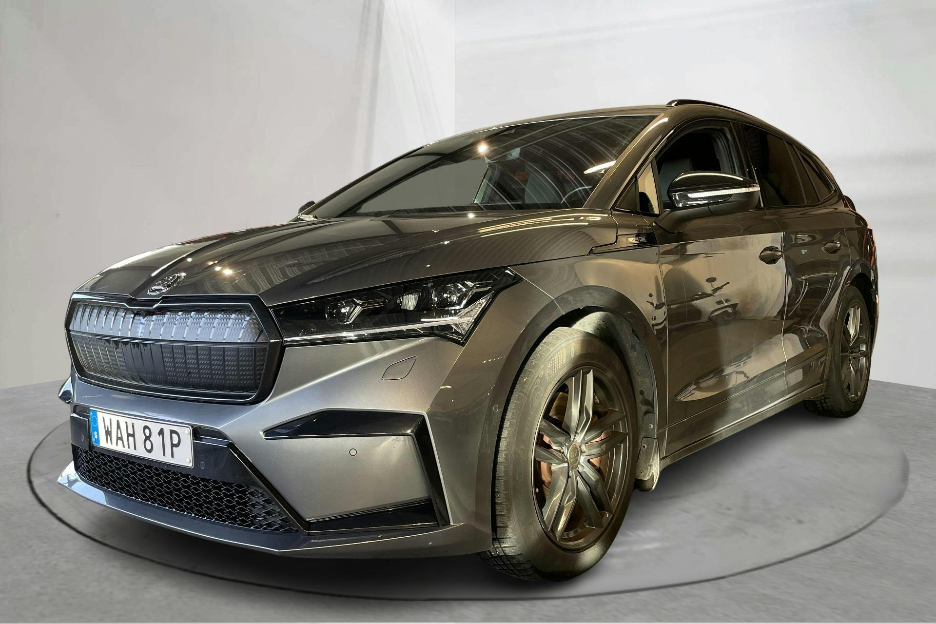 Presentationsfoto 1 av 17: Skoda Enyaq iV 80x (265hk) - 10 025 mil - Automat - grå - 2022