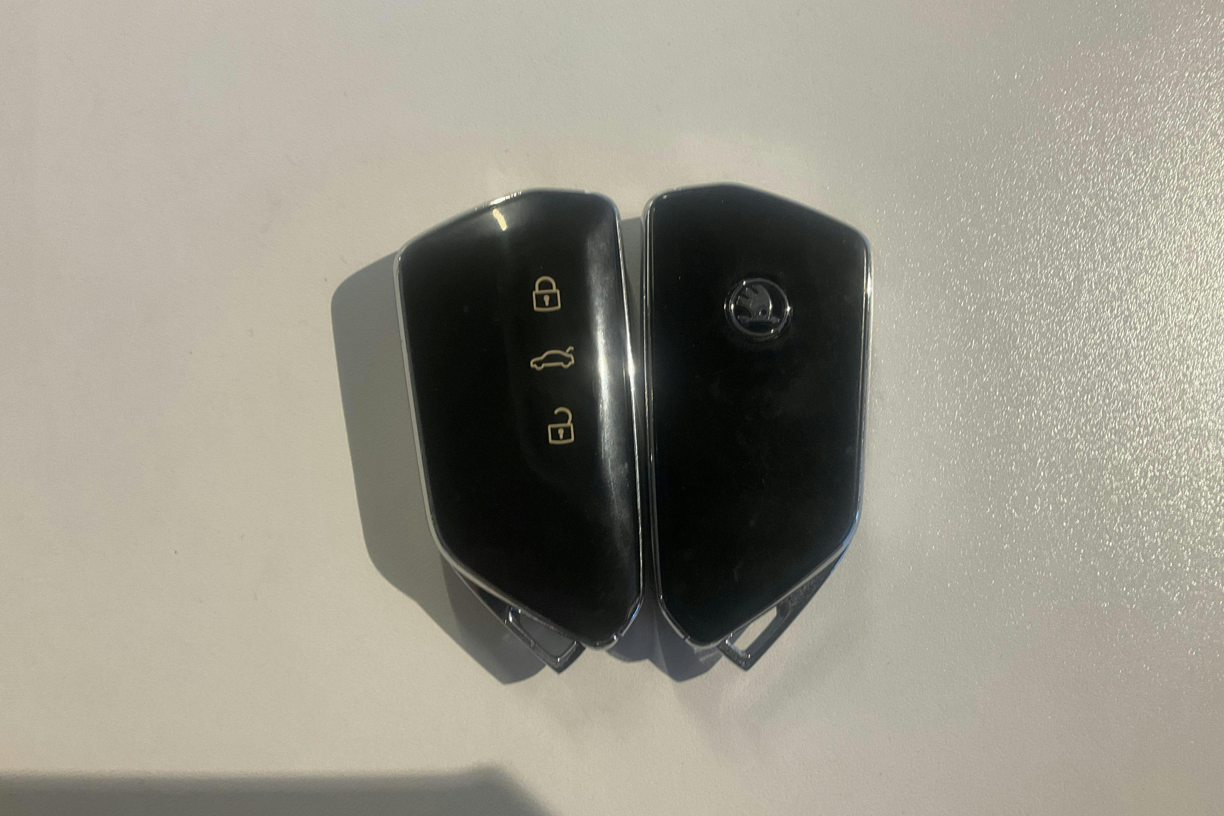 Presentationsfoto 17 av 17: Skoda Enyaq iV 80x (265hk) - 10 025 mil - Automat - grå - 2022