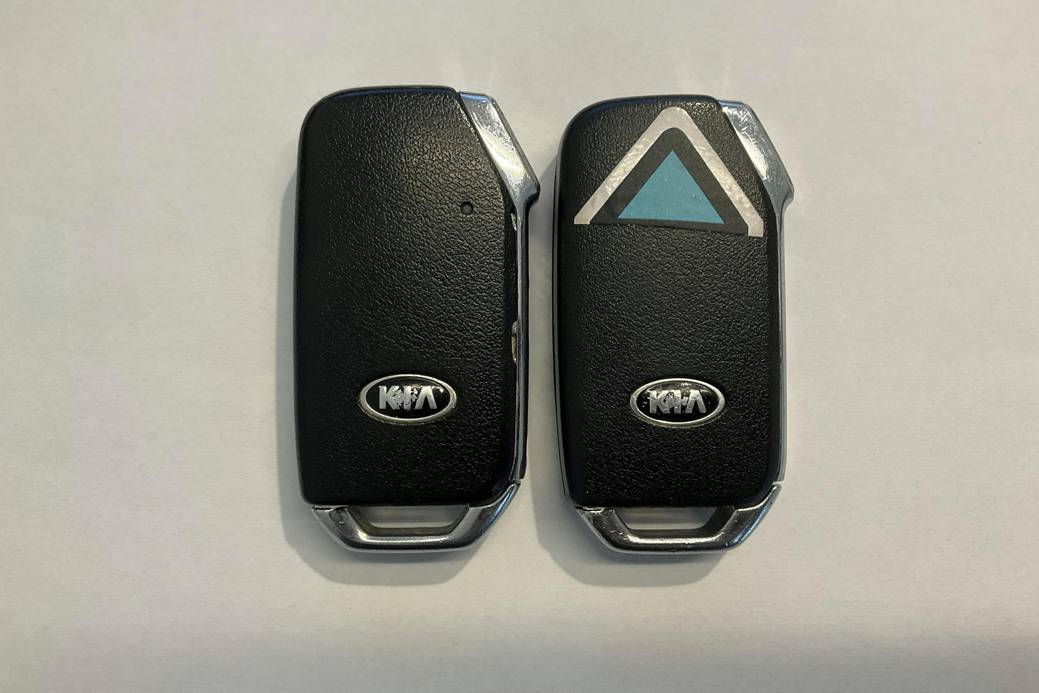 Presentationsfoto 19 av 19: KIA Ceed 1.6 Plug-in Hybrid SW (141hk) - 12 592 mil - Automat - vit - 2021