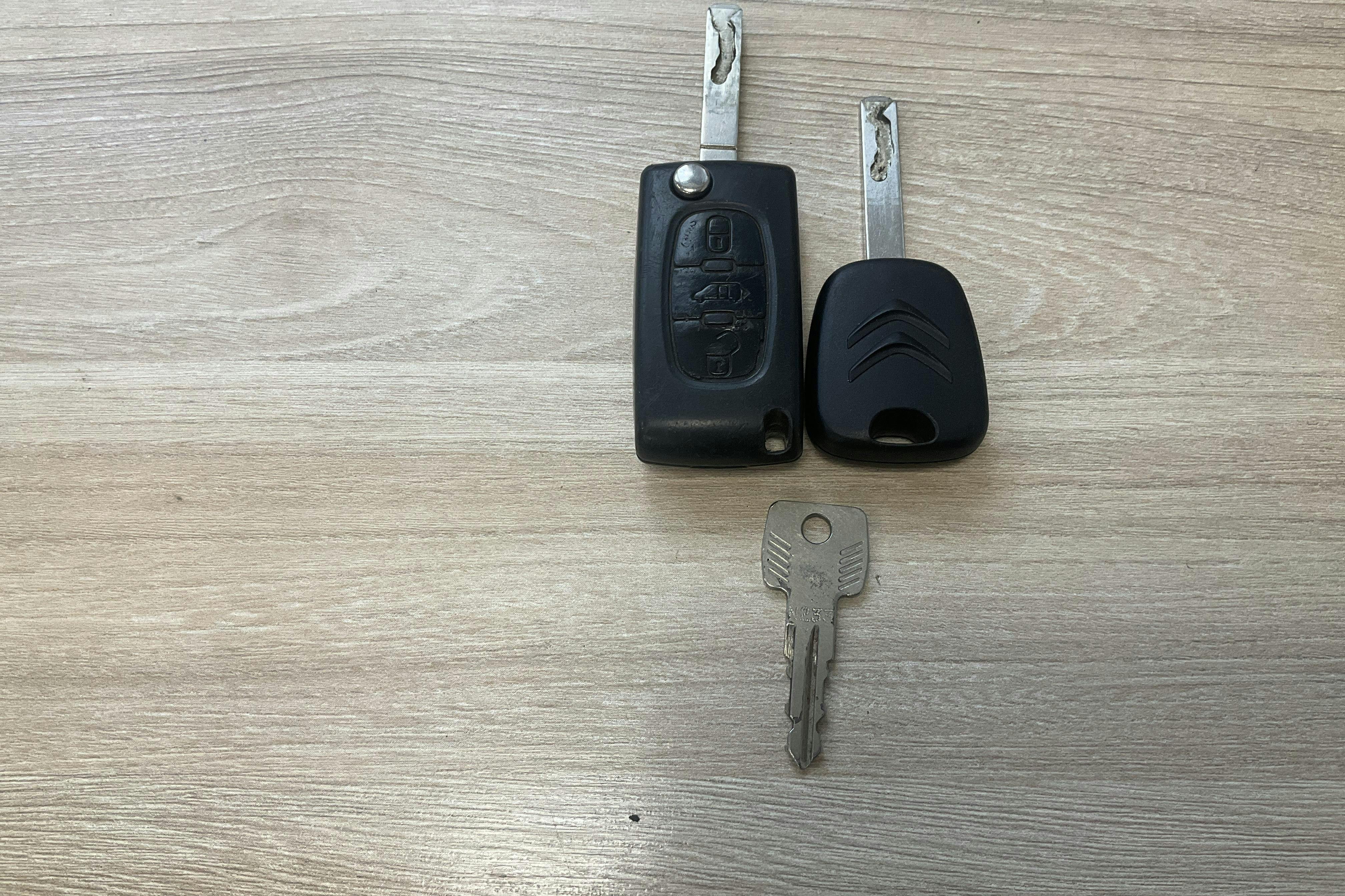 Presentation photo 15 of 15: Citroën Berlingo 1.6 BlueHDi Skåp (100hk) - 185 910 km - Automatic - white - 2016