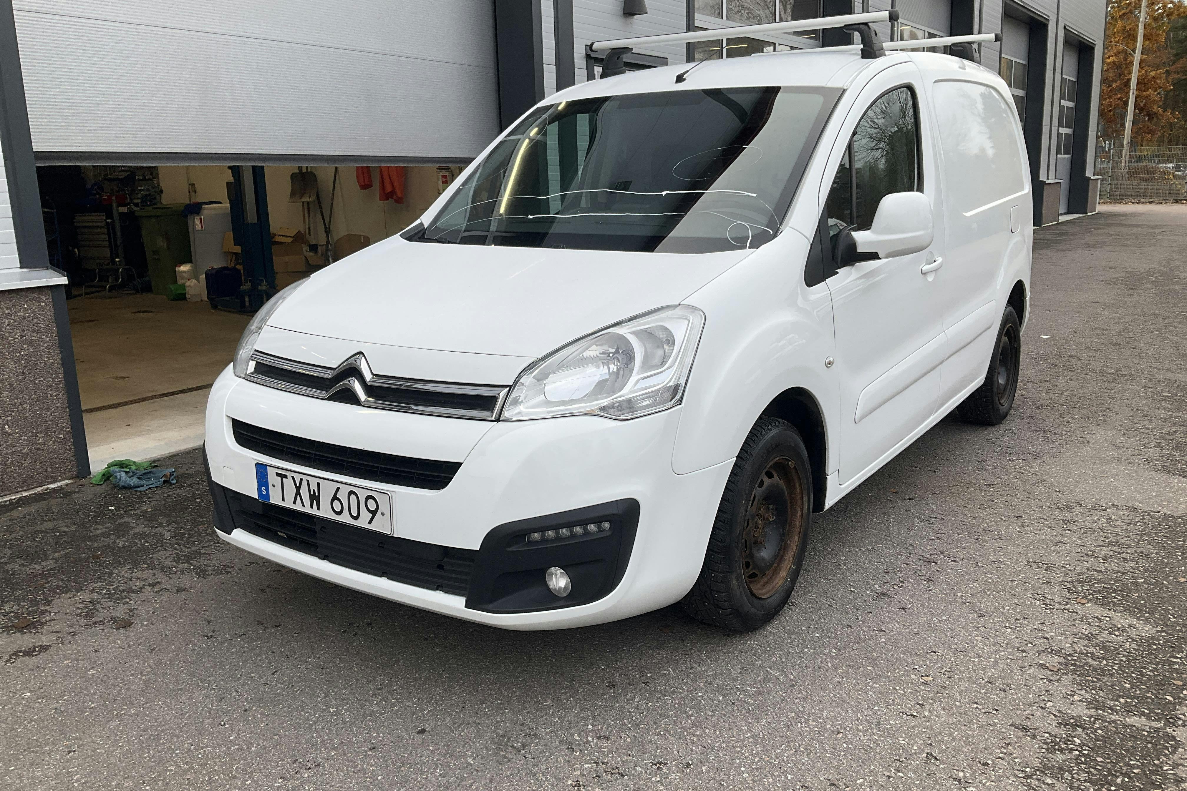 Presentation photo 1 of 15: Citroën Berlingo 1.6 BlueHDi Skåp (100hk) - 185 910 km - Automatic - white - 2016