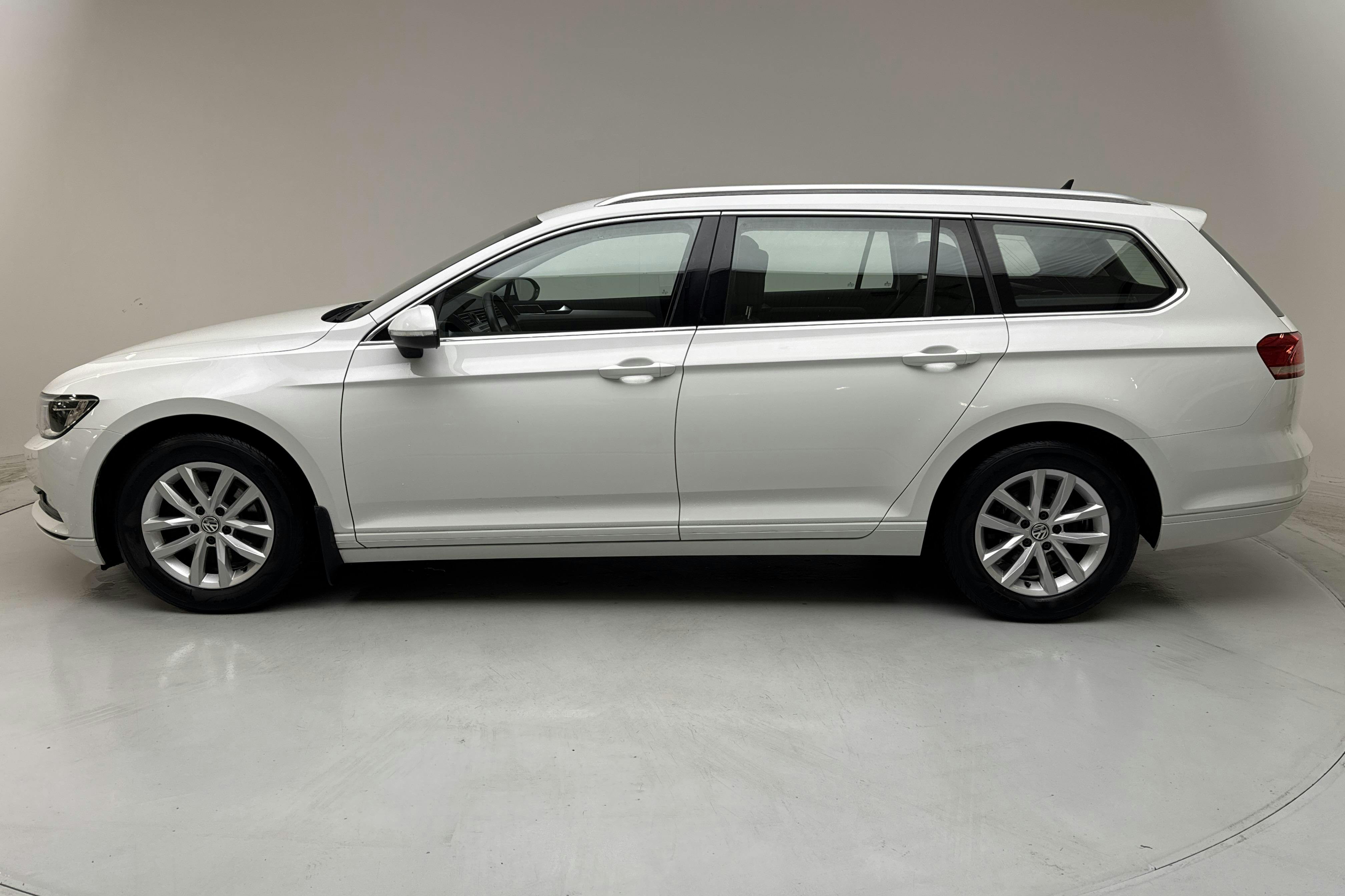 Presentation photo 2 of 14: VW Passat 1.5 TSI Sportscombi (150hk) - 118 660 km - Automatic - white - 2019