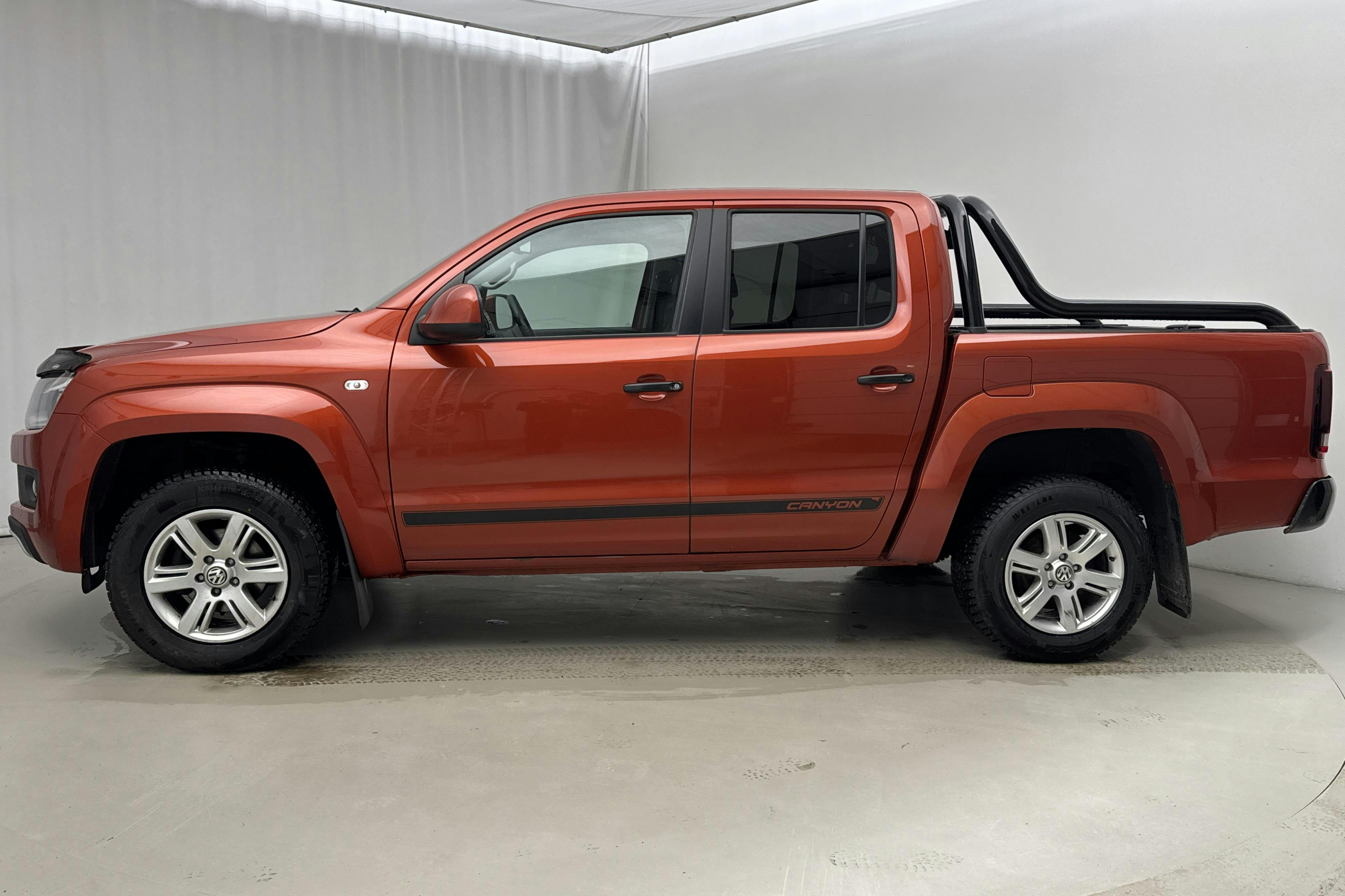 Zdjęcie prezentacyjne 2 z 15: VW Amarok 2.0 TDI 4motion (180hk) - 236 810 km - Automatyczna - Light Red - 2014
