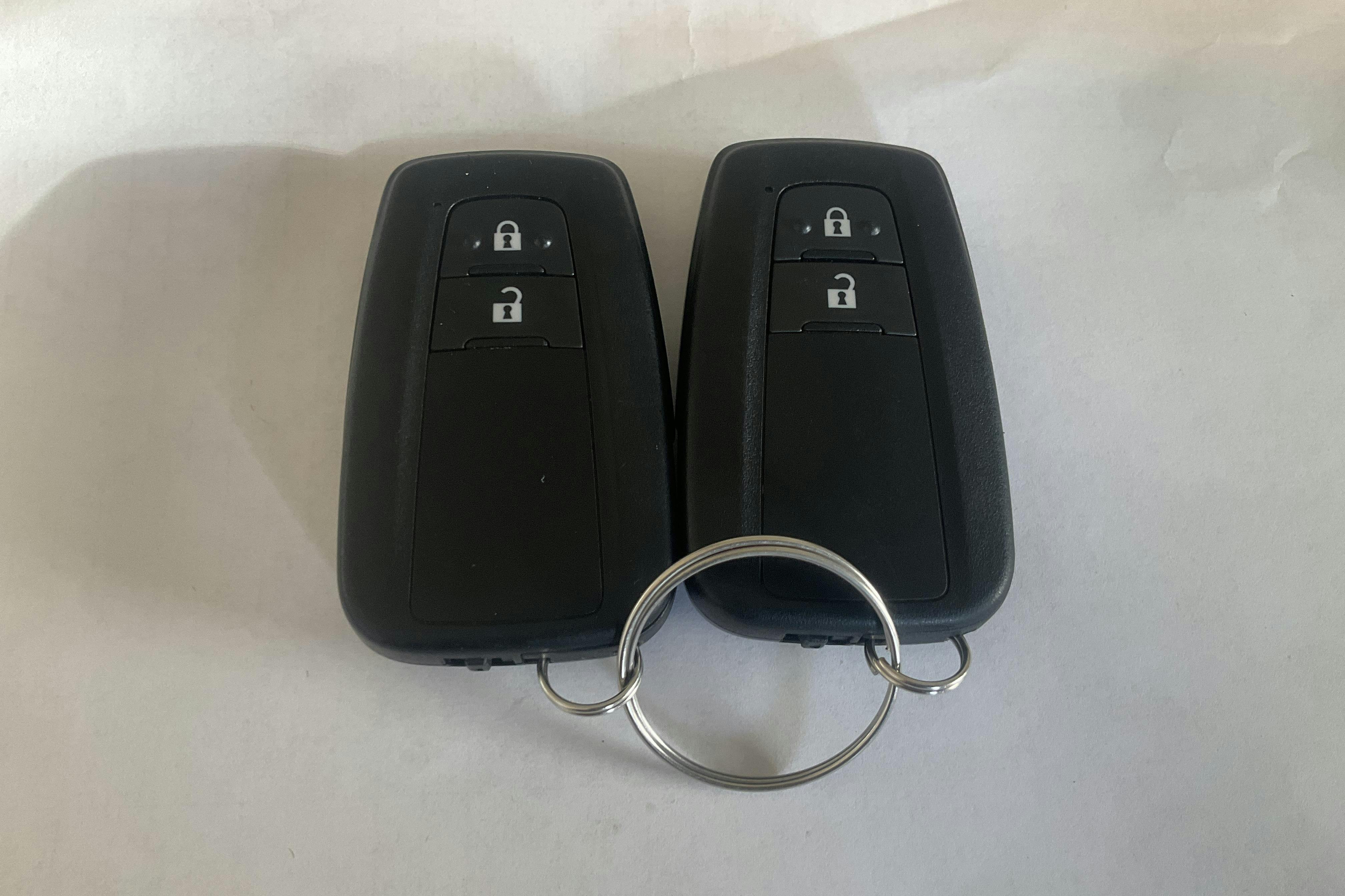 Esittelykuva 19 osoitteesta 19: Toyota C-HR 2.0 HSD (184hk) - 16 000 km - Automaattinen - musta - 2023