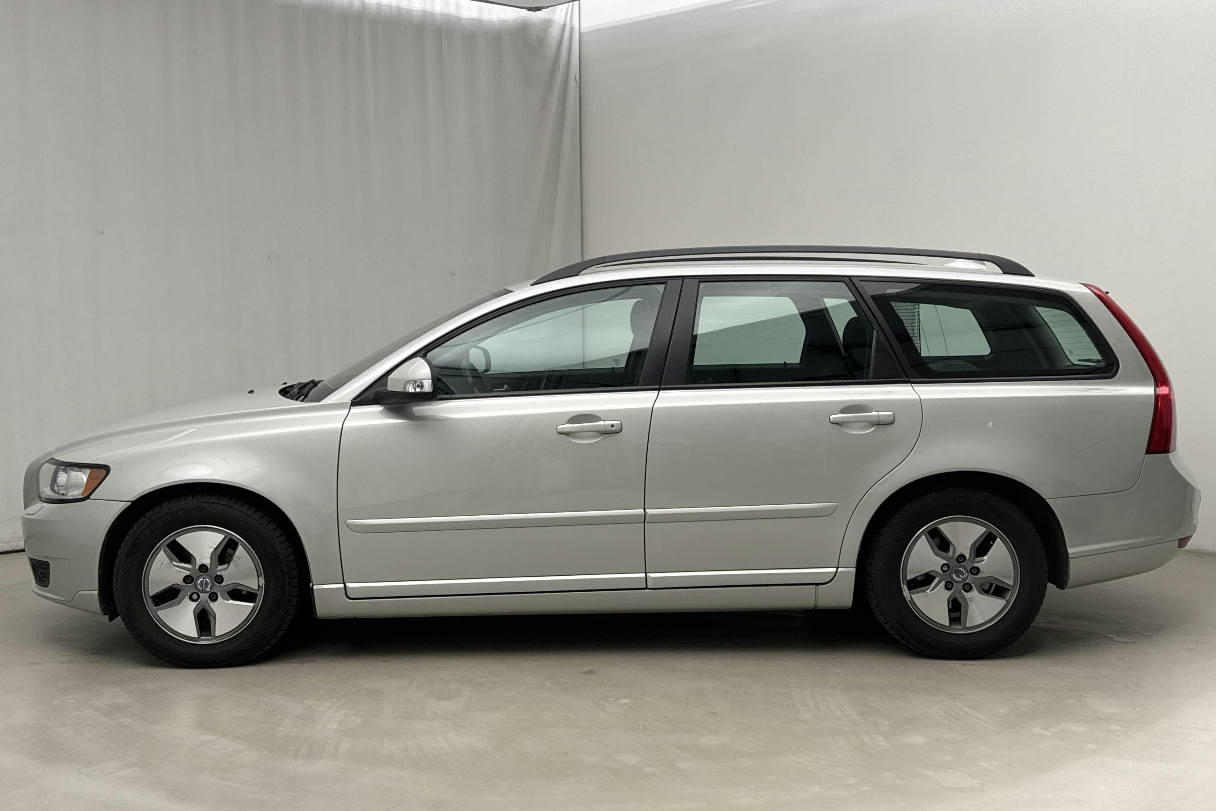 Esittelykuva 2 osoitteesta 14: Volvo V50 D2 (115hk) - 155 740 km - Manuaalinen - valkoinen - 2011