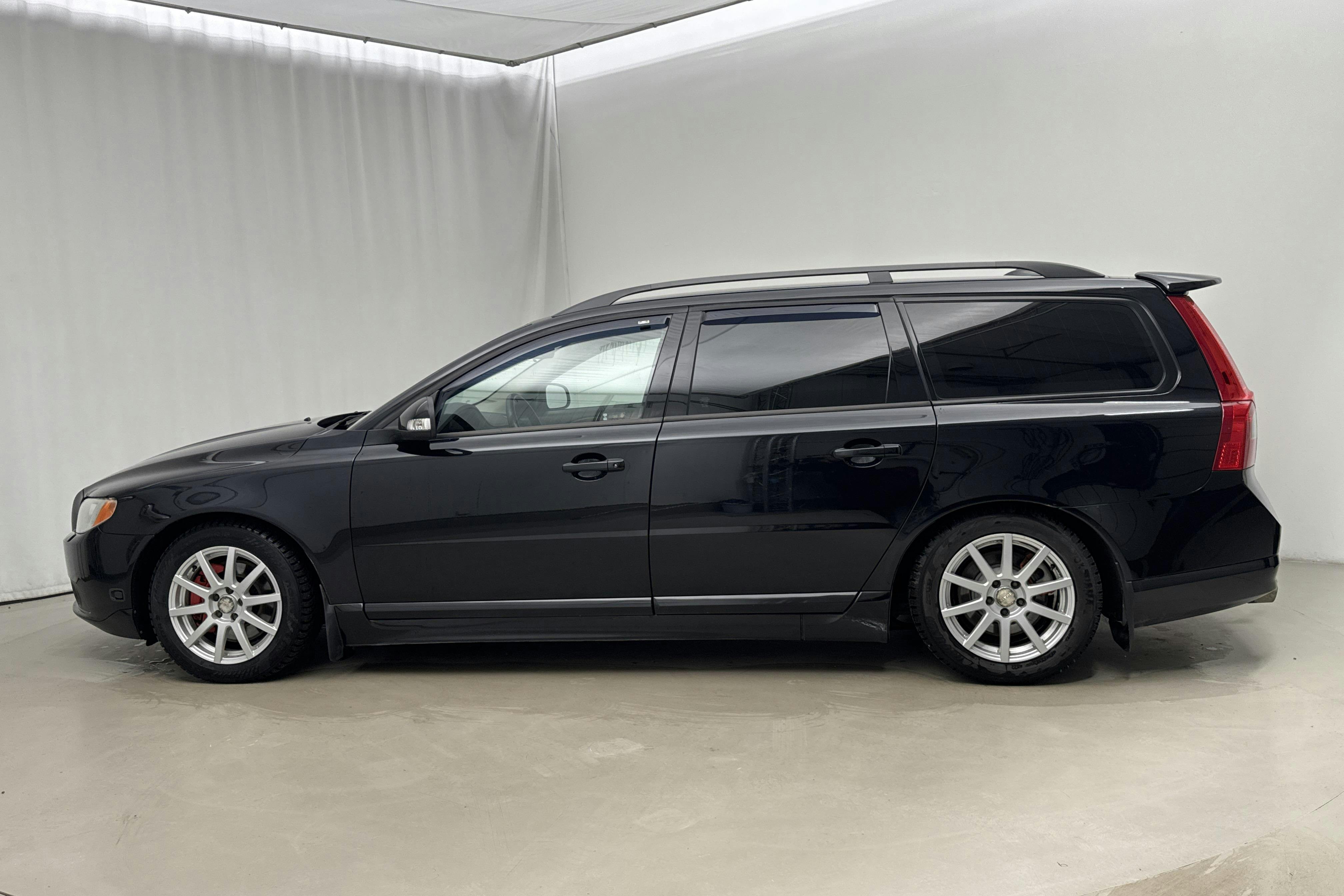 Presentation photo 2 of 14: Volvo V70 II 2.5FT (200hk) - 281 690 km - Automatic - black - 2009