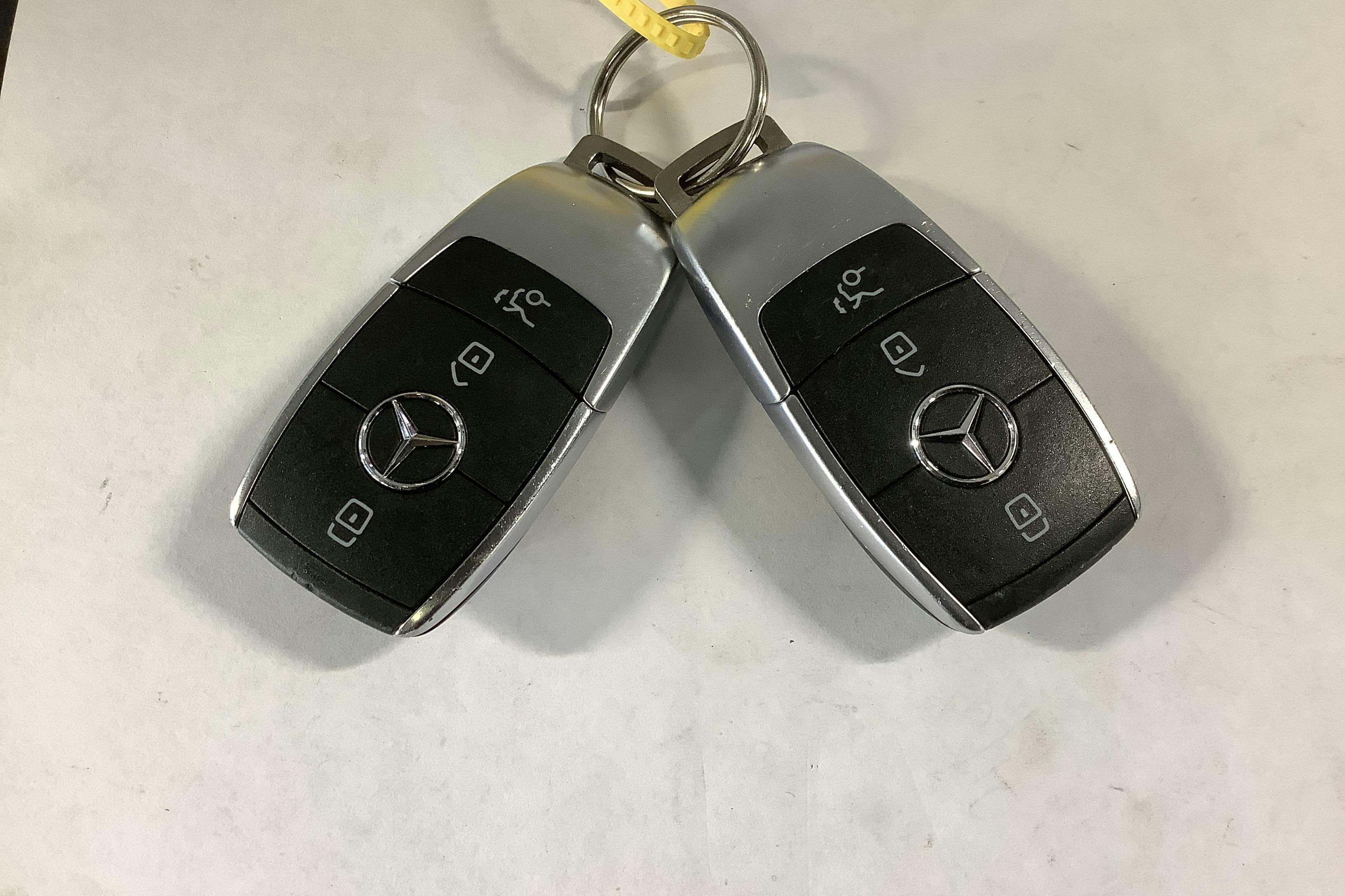 Presentationsfoto 19 av 19: Mercedes A 250 e Sedan V177 (224hk) - 8 734 mil - Automat - svart - 2021