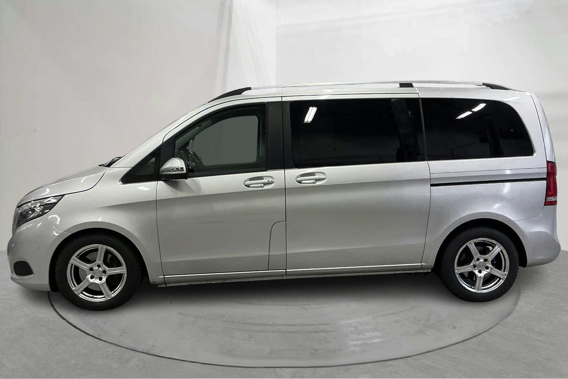 Presentation photo 2 of 16: Mercedes V 250 d W447 (190hk) - 253 510 km - Automatic - silver - 2018