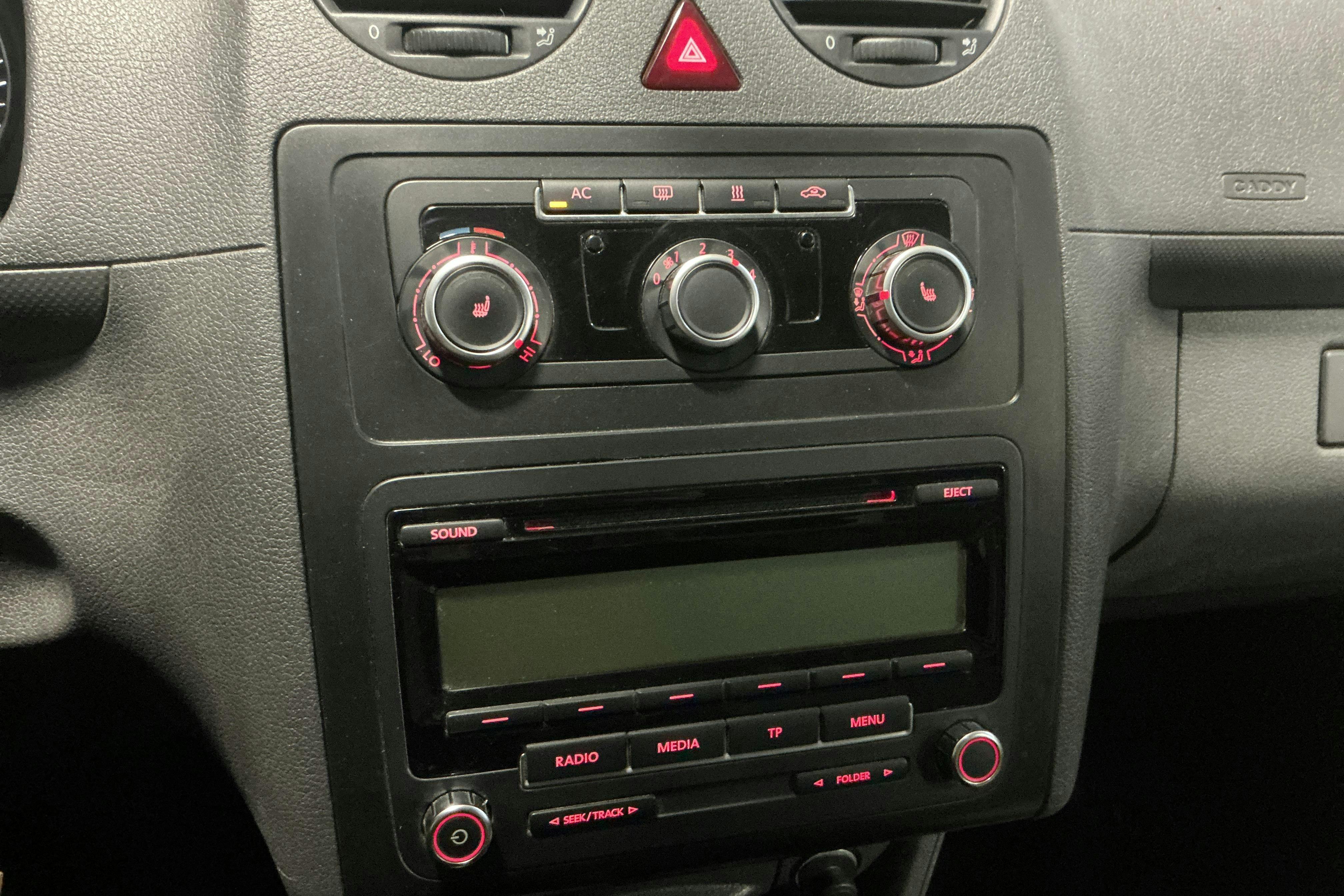 Presentationsfoto 15 av 15: VW Caddy 1.6 TDI Skåp (102hk) - 21 012 mil - Manuell - vit - 2011