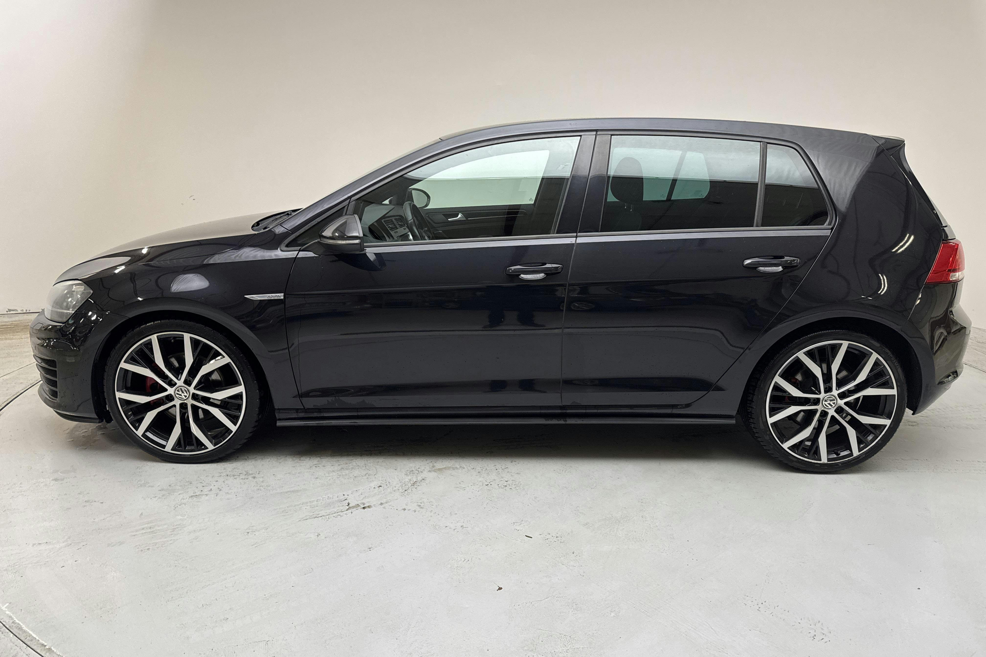 Presentation photo 2 of 12: VW Golf VII GTD 2.0 5dr (184hk) - 84 670 km - Automatic - black - 2015