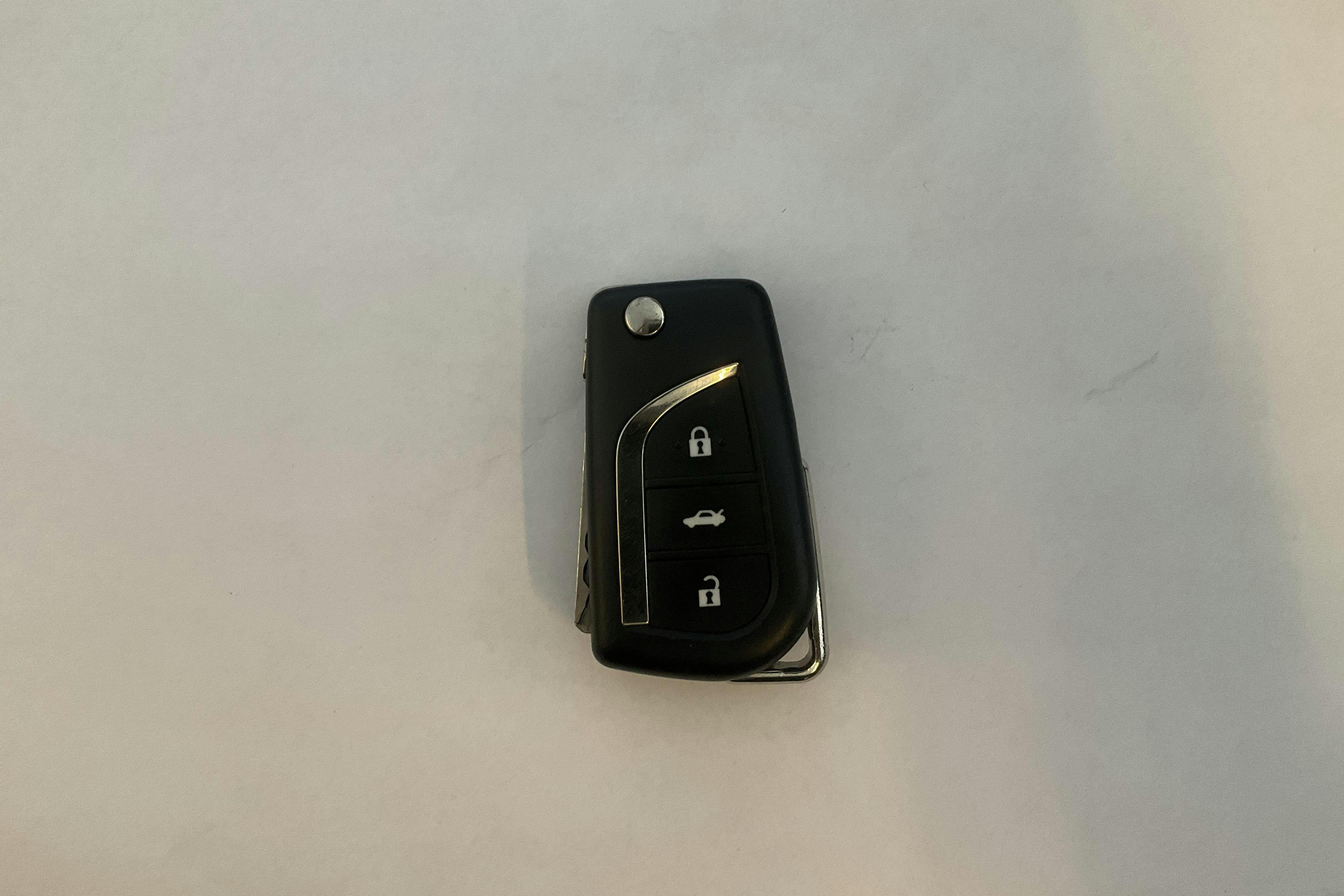 Presentation photo 20 of 20: Toyota Verso 1.6 D-4D DPF (112hk) - 75 790 km - Manual - red - 2017